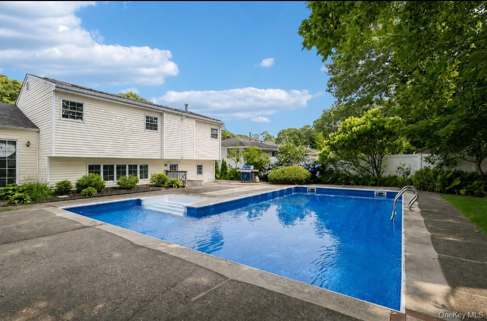 12 Larry Road – For Sale photo 43