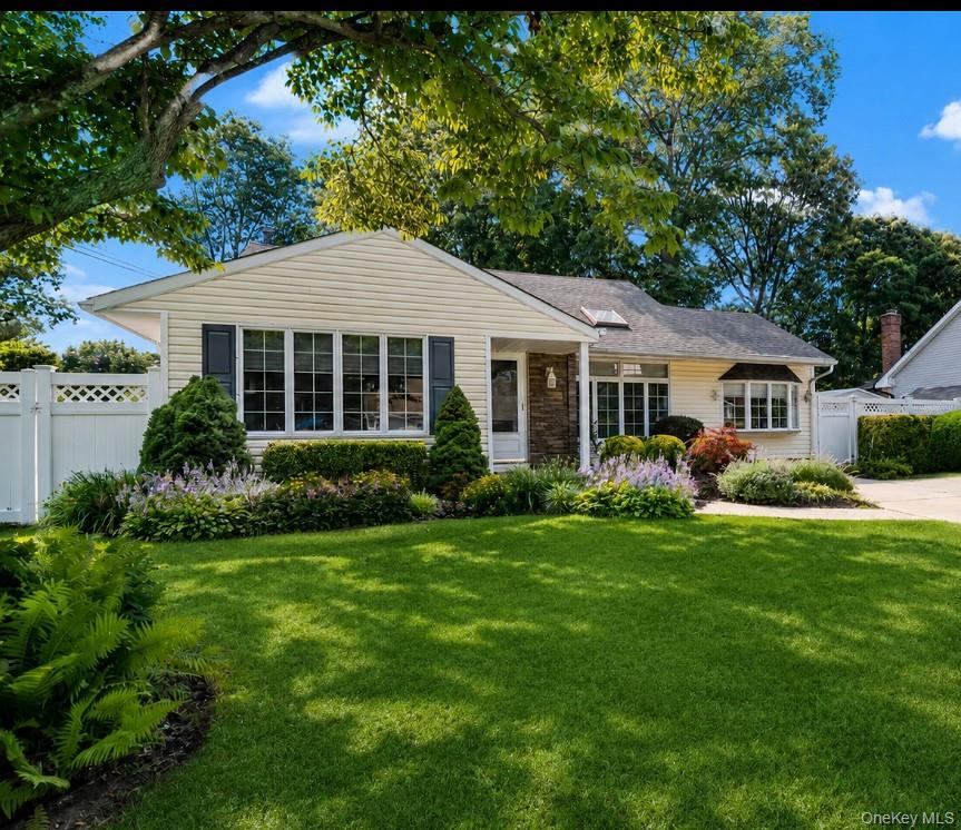 12 Larry Road – For Sale photo 2