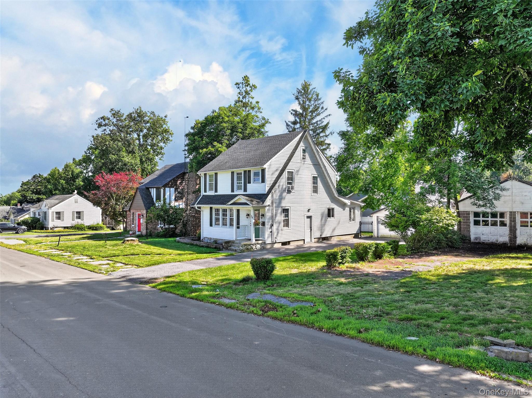 34 Adams Avenue – For Sale photo 2