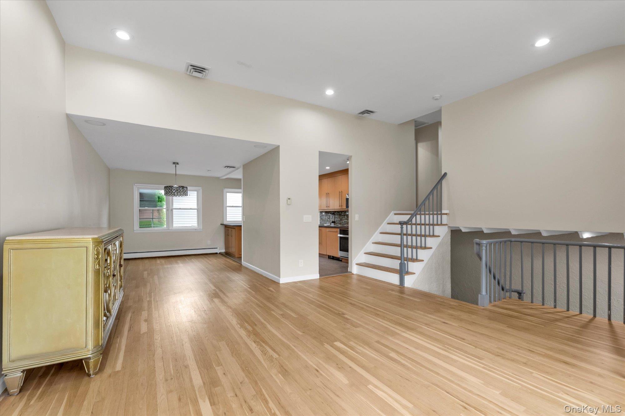 964 Cranford Avenue – For Sale photo 4