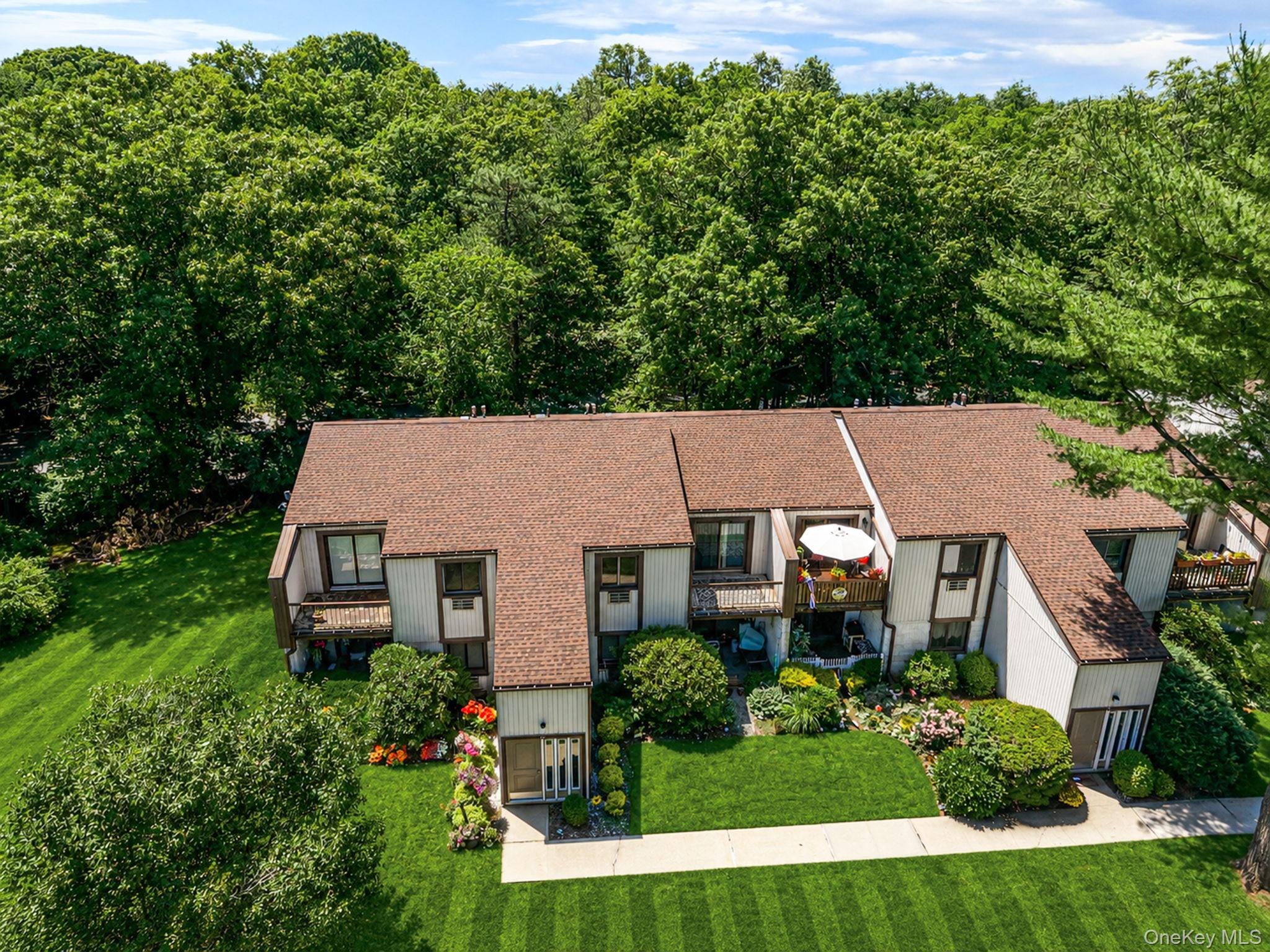 35 Richmond Boulevard, Unit 4B