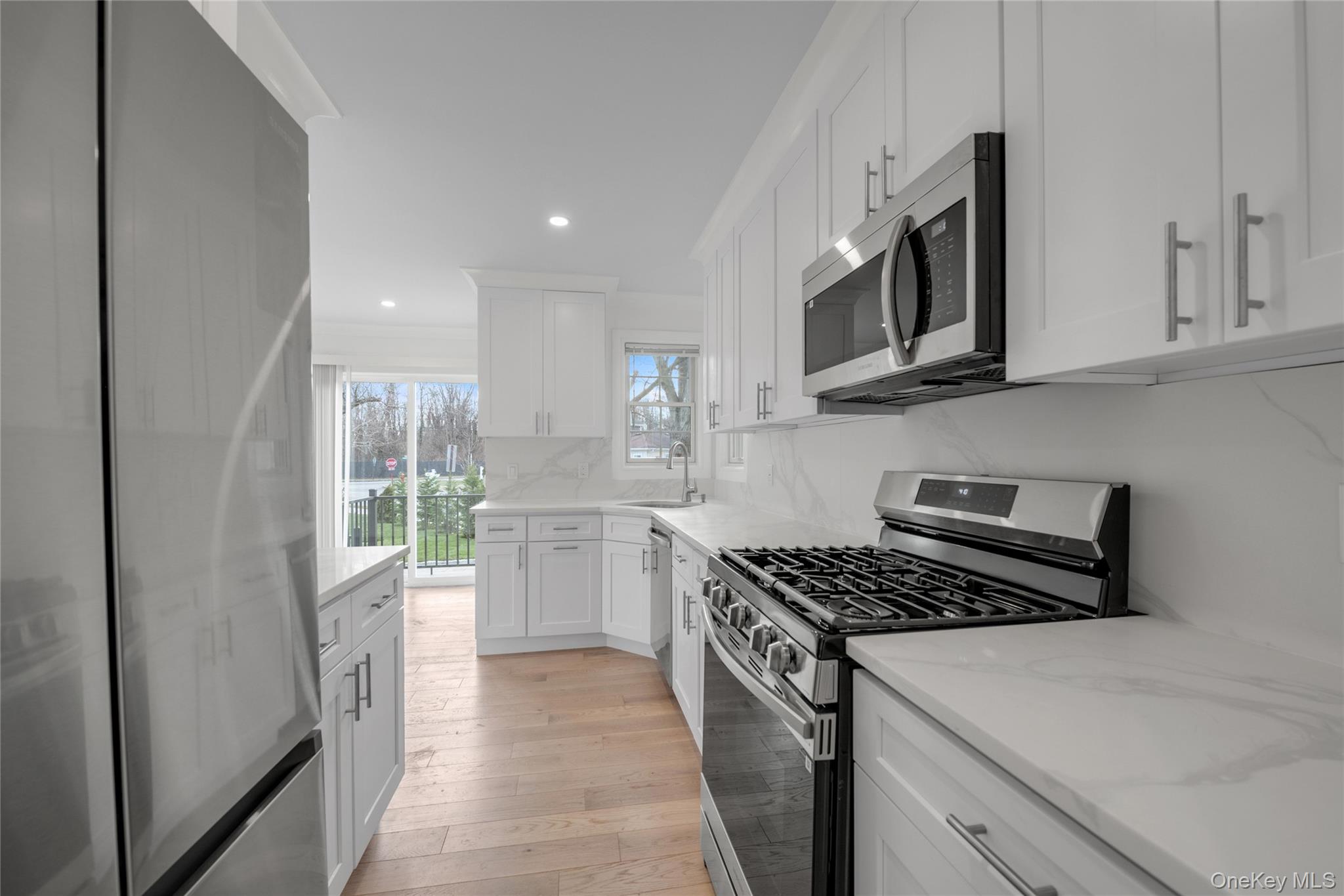 1 Manhasset Avenue, Unit B photo 15