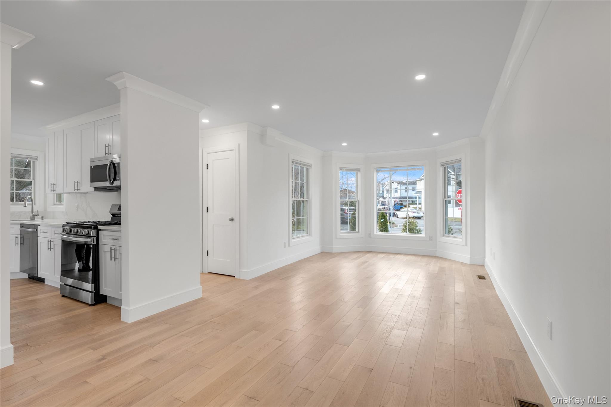 1 Manhasset Avenue, Unit B photo 8