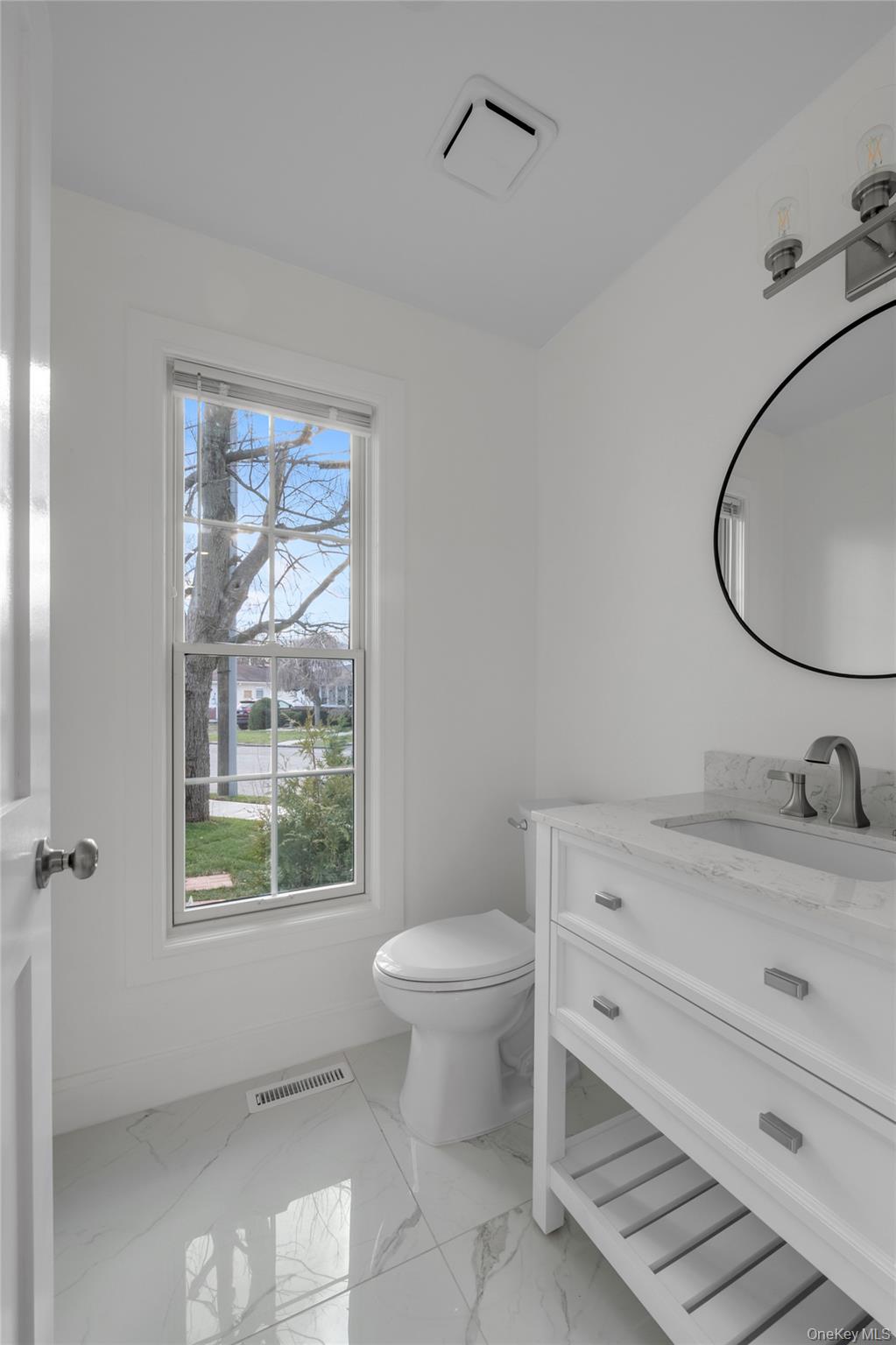 1 Manhasset Avenue, Unit B photo 11
