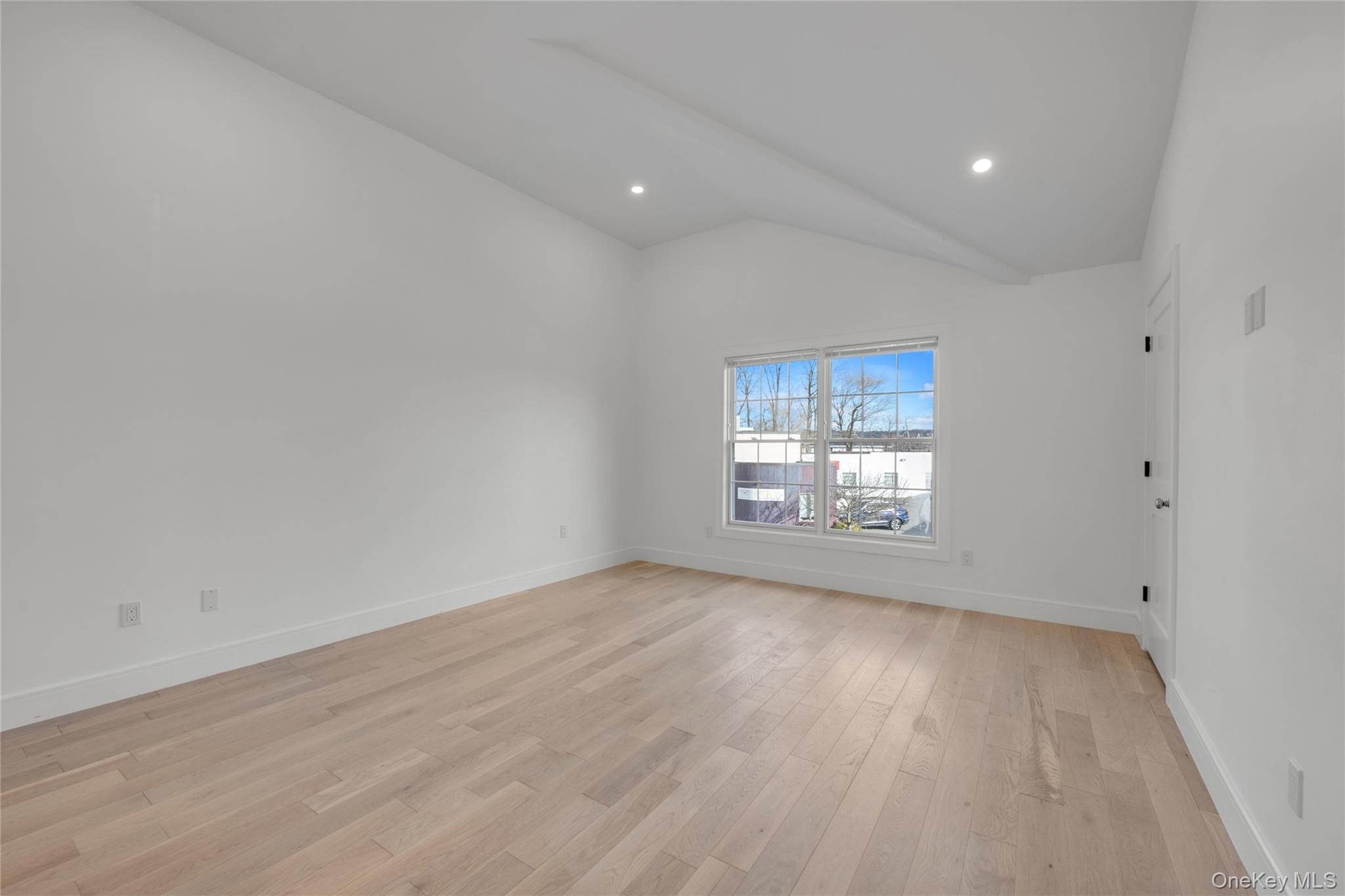 1 Manhasset Avenue, Unit B photo 20