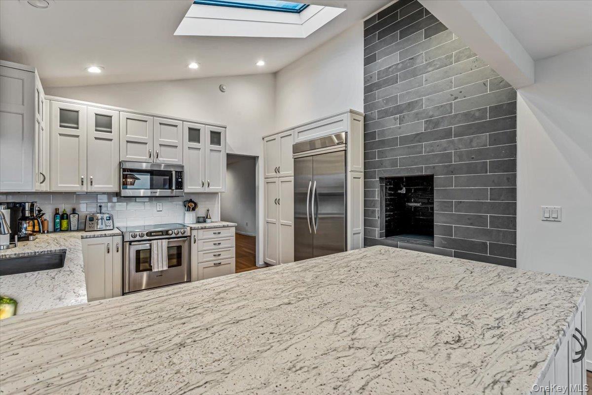192 Dune Road – For Rent photo 12