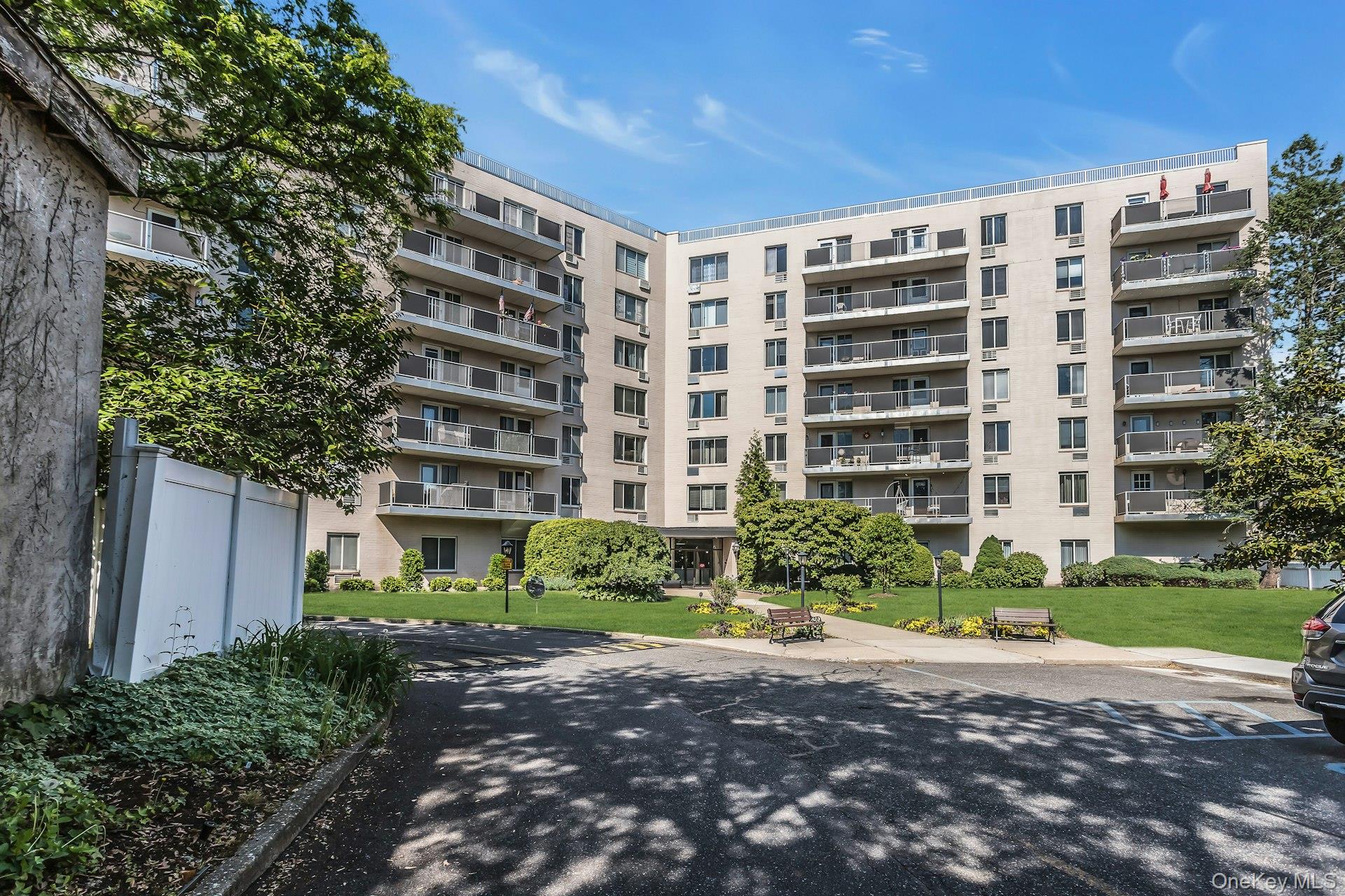 135 Post Avenue, Unit 6B photo 2