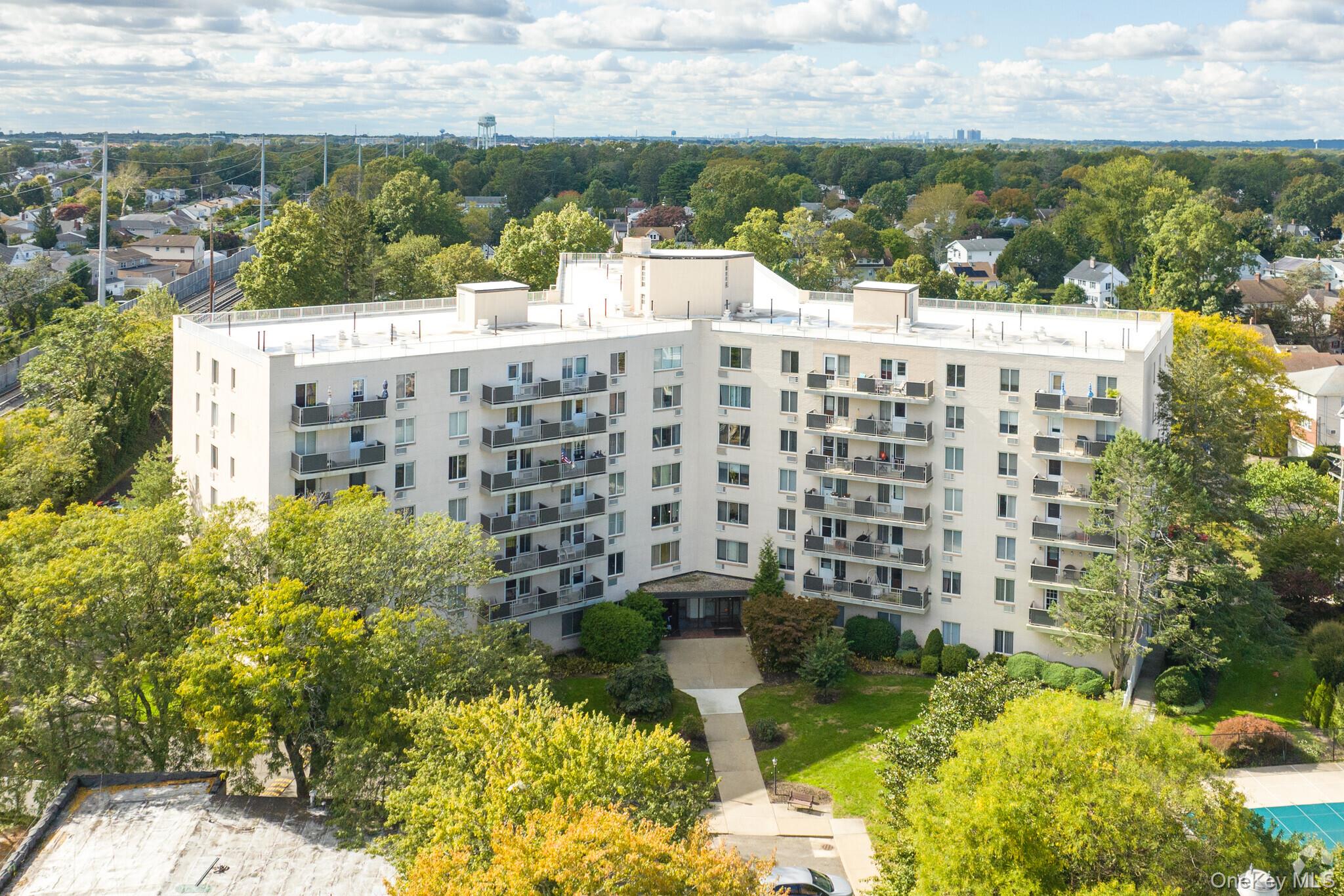 135 Post Avenue, Unit 6B photo 10
