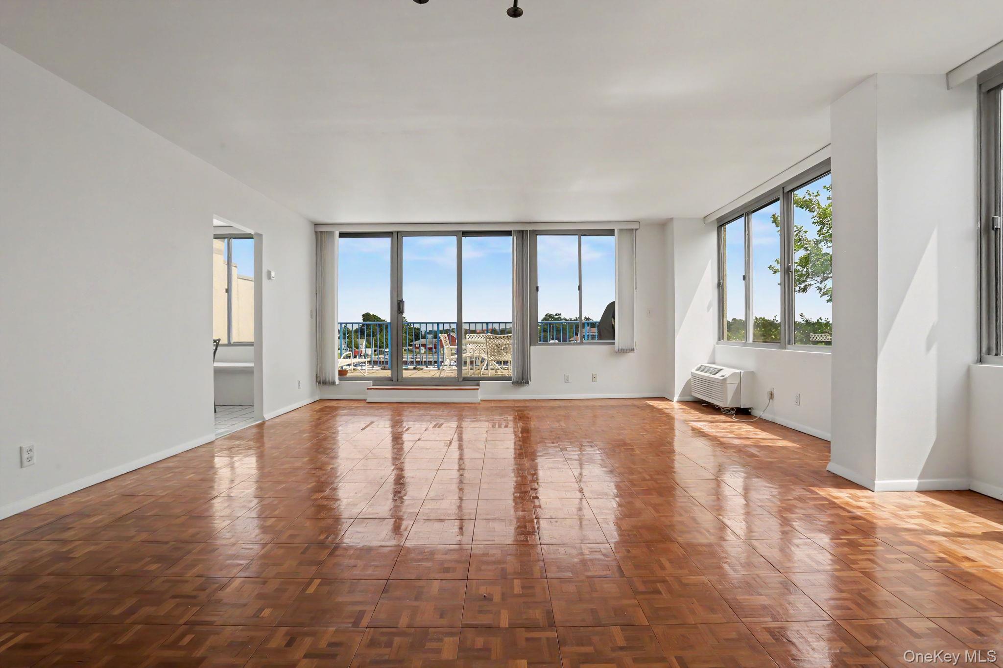 18 Shady Glen Court, Unit 403 photo 3