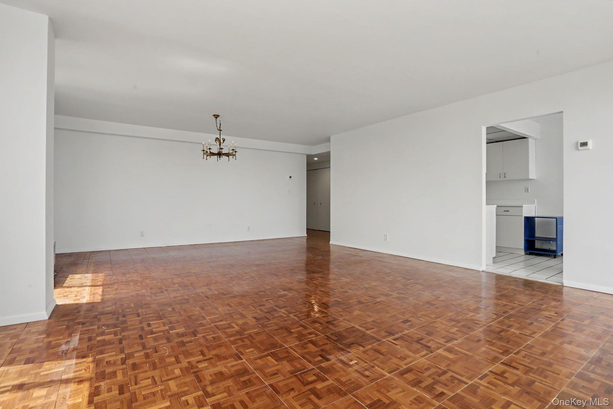 18 Shady Glen Court, Unit 403 photo 4