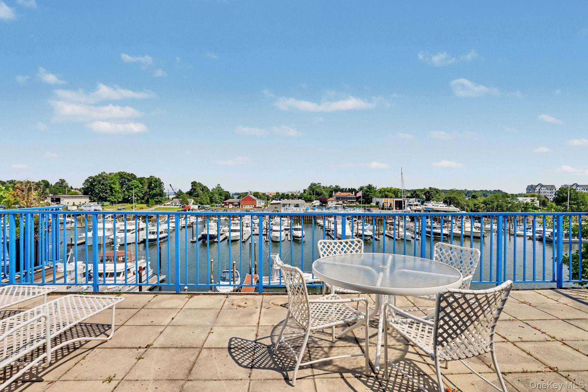 18 Shady Glen Court, Unit 403