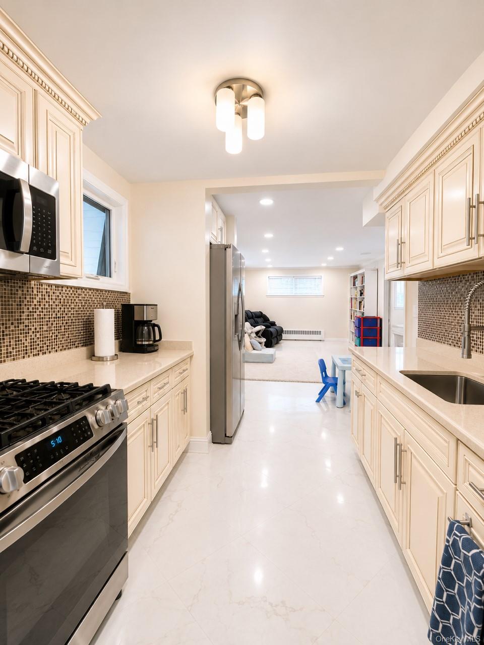 886 Woodmere Drive – For Sale photo 29