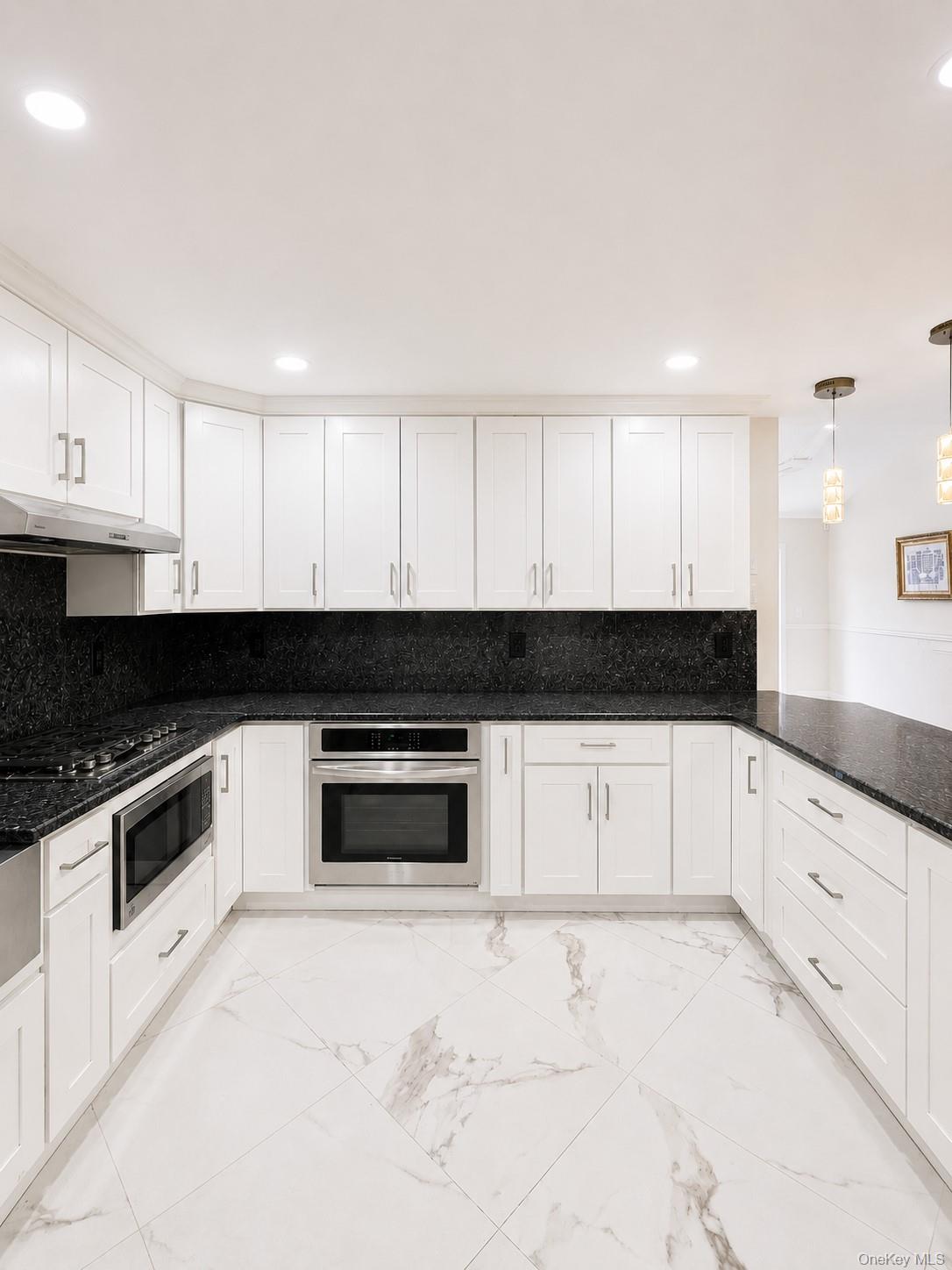 886 Woodmere Drive – For Sale photo 10