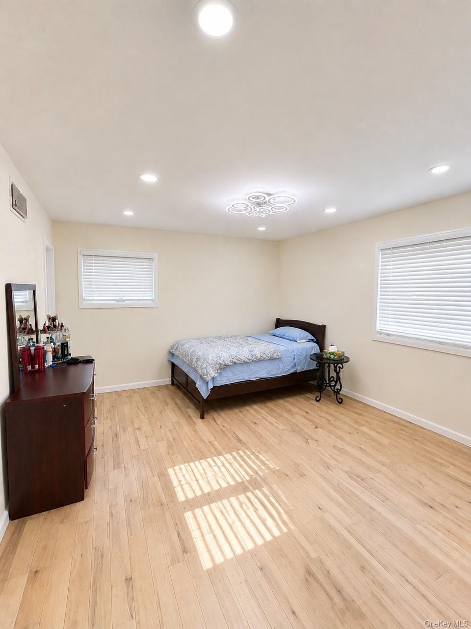 886 Woodmere Drive – For Sale photo 12