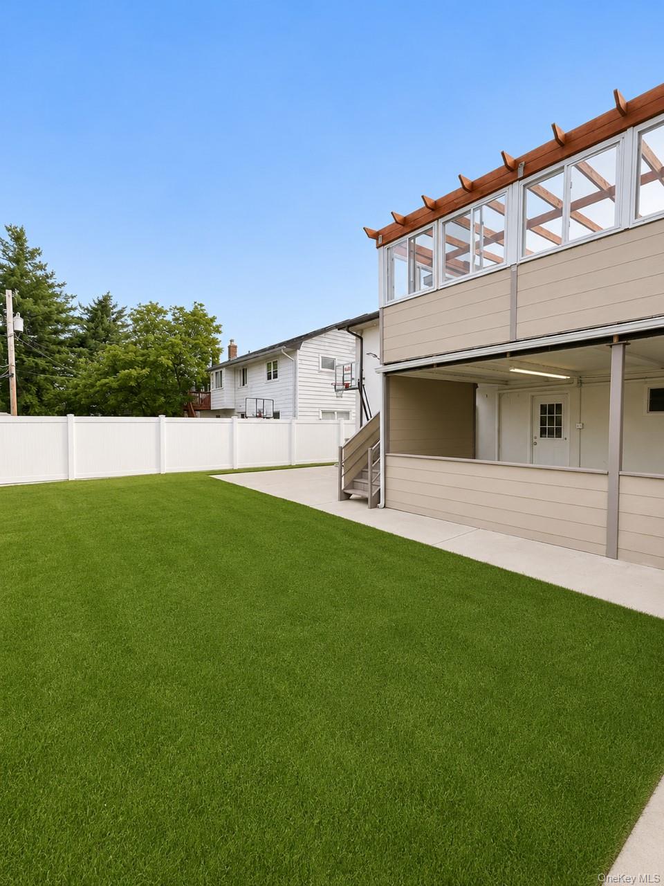 886 Woodmere Drive – For Sale photo 37