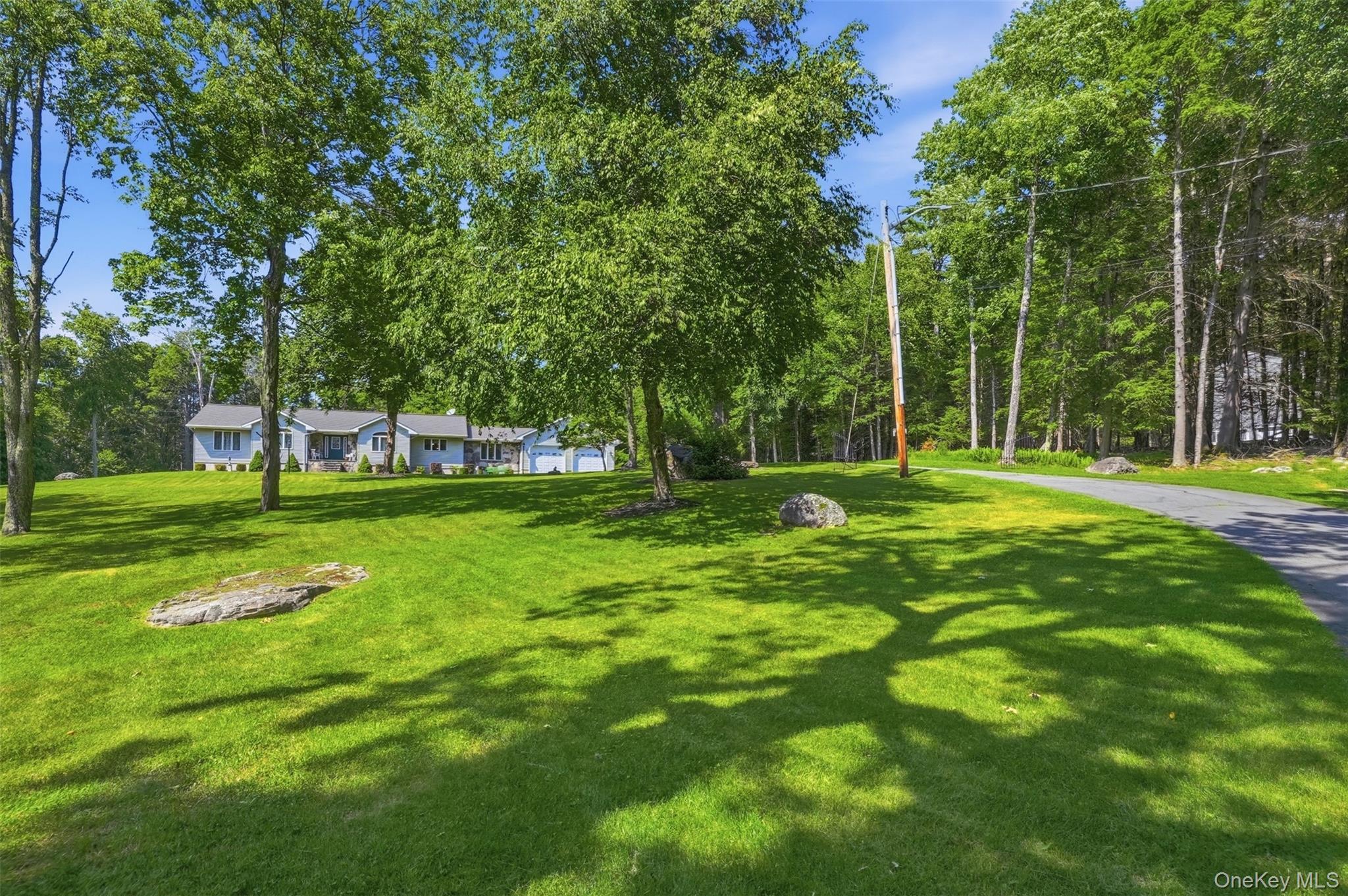 806 Peenpack Trail – For Sale photo 4