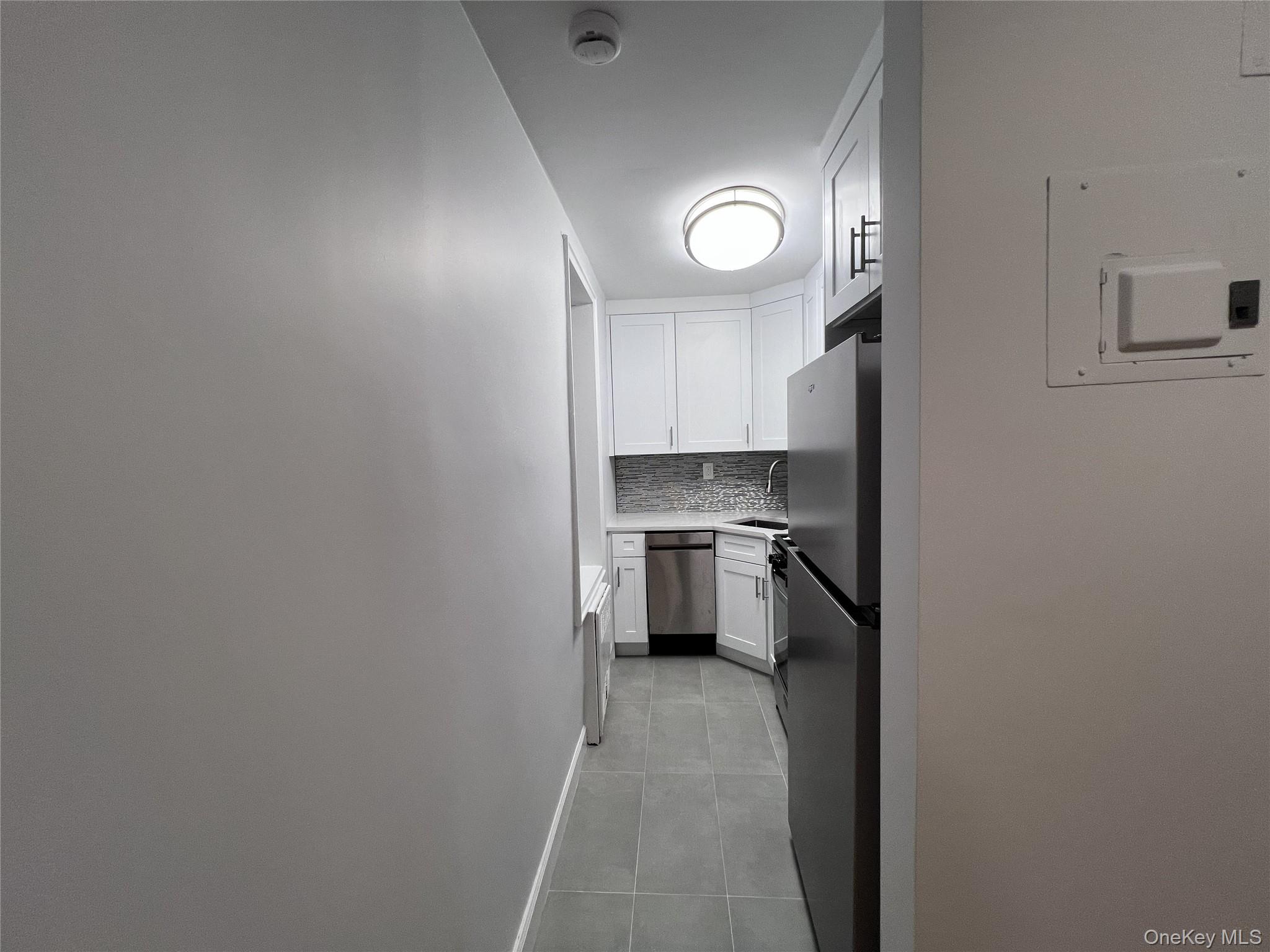 625 Gramatan Avenue, Unit 1A photo 5