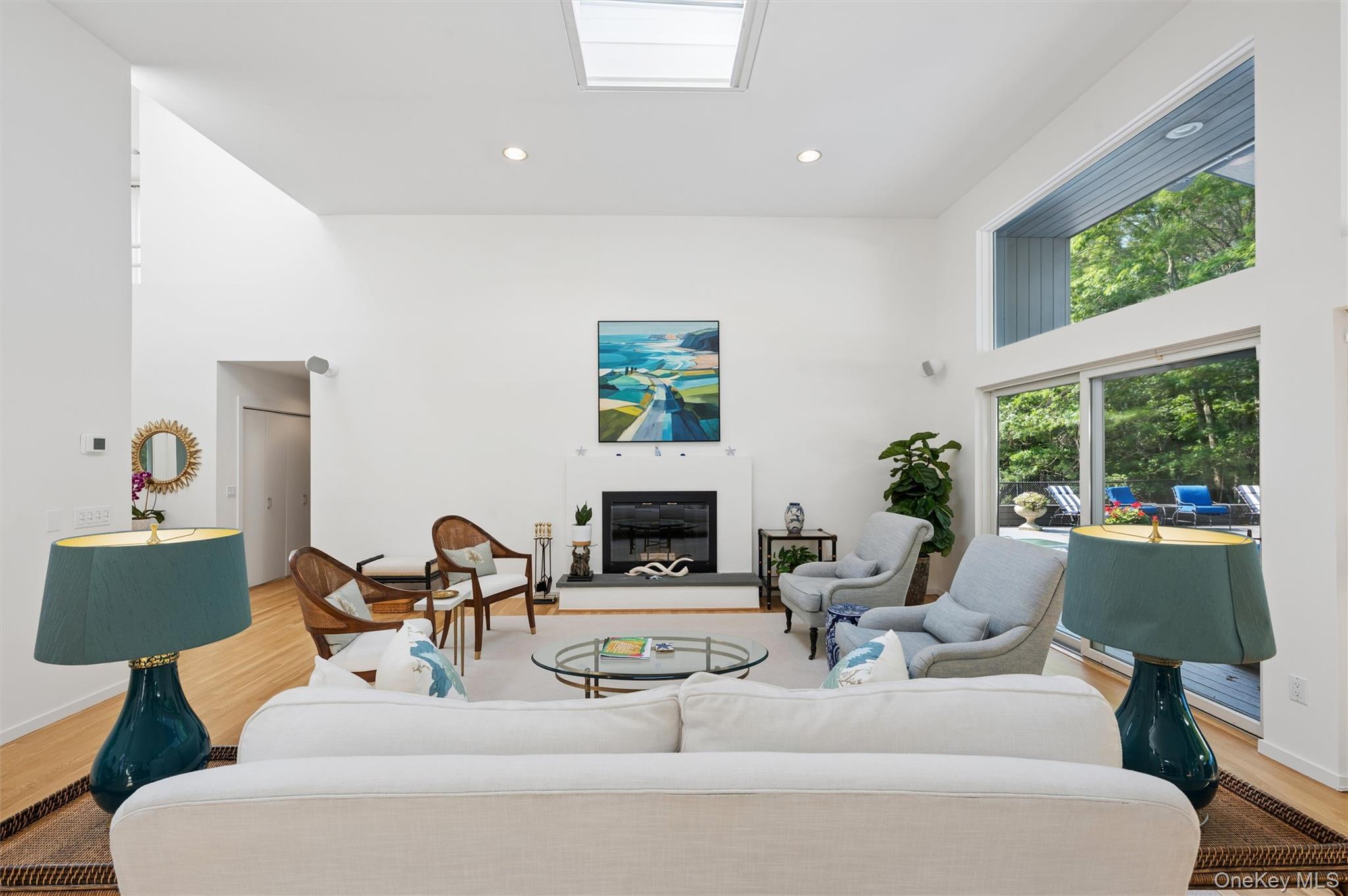 16 Elizabeth Lane – For Rent photo 4