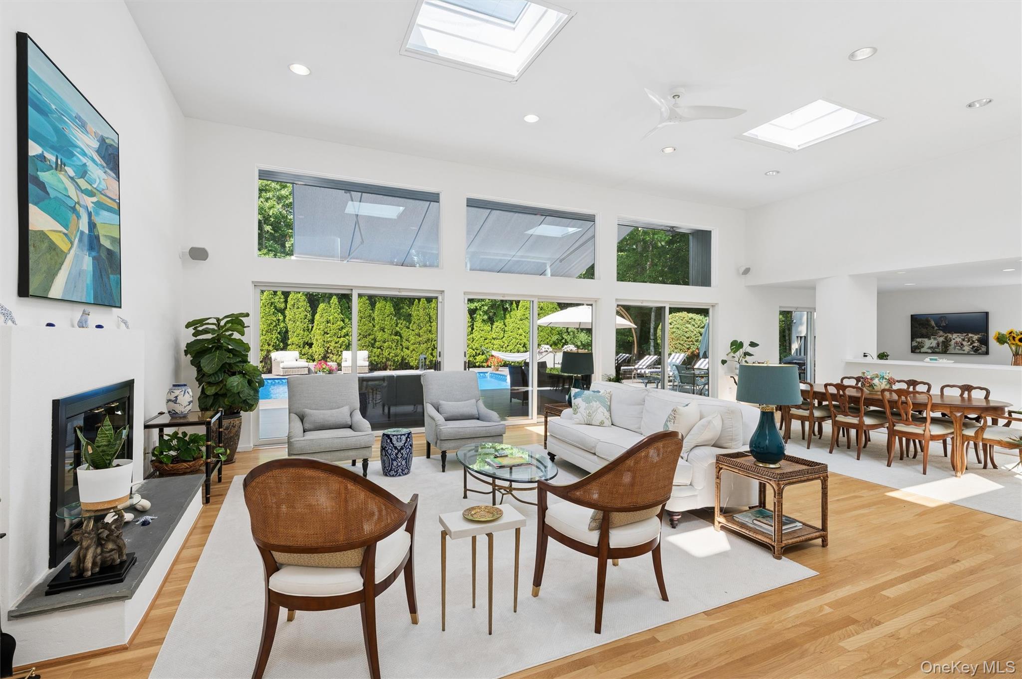 16 Elizabeth Lane – For Rent photo 3