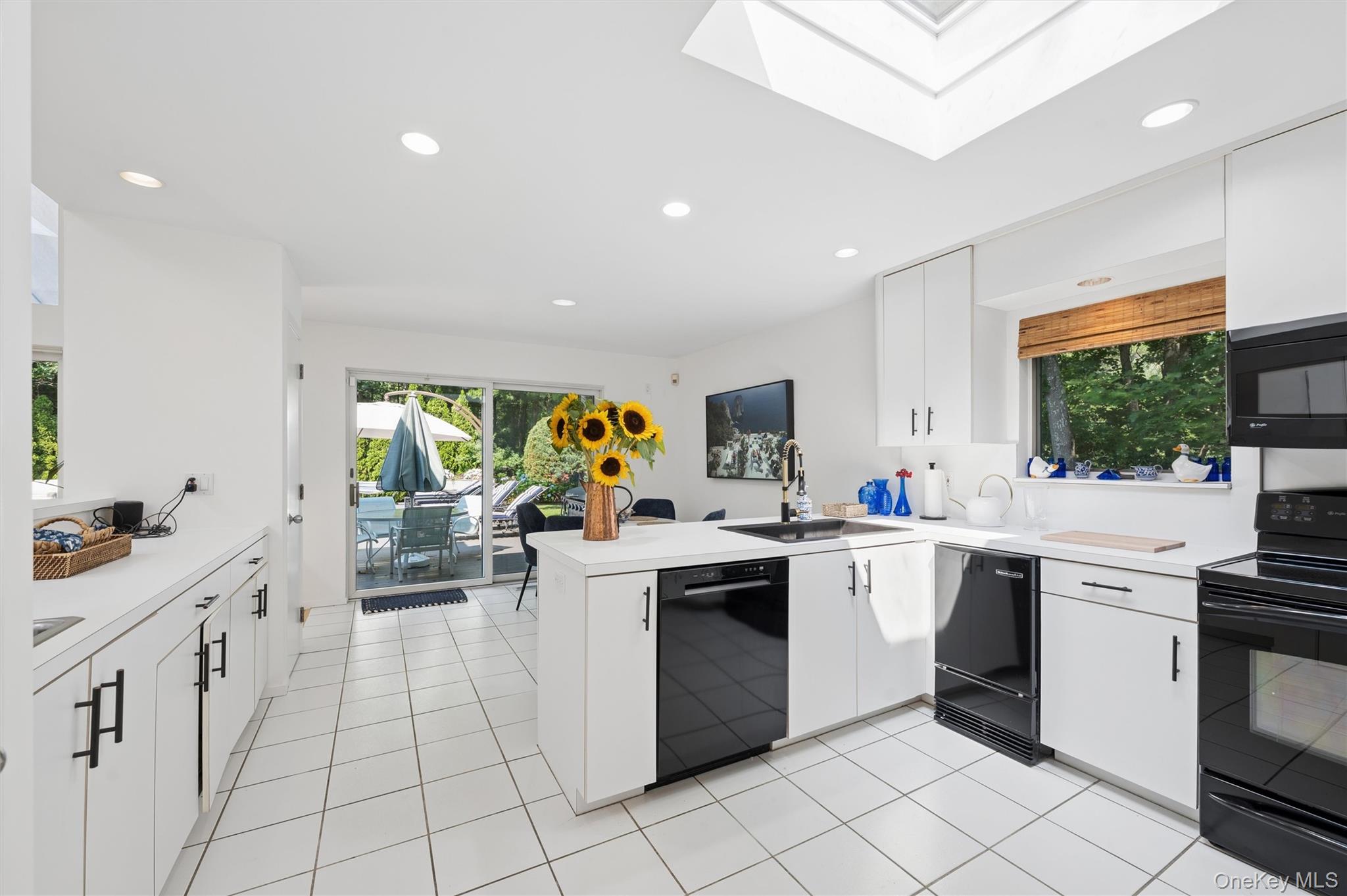 16 Elizabeth Lane – For Rent photo 7