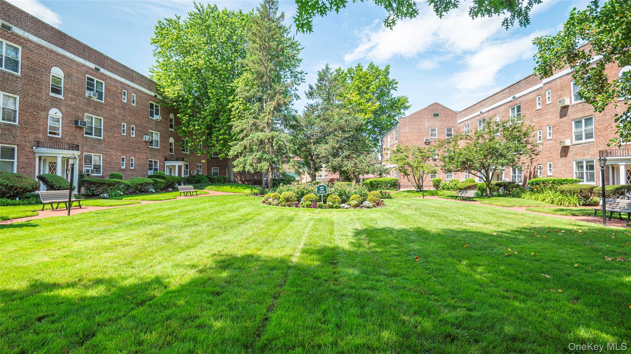221 Middle Neck Road, Unit G5 photo 31