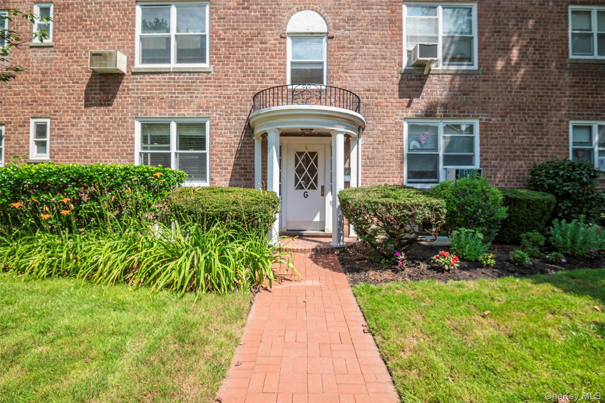 221 Middle Neck Road, Unit G5 photo 3