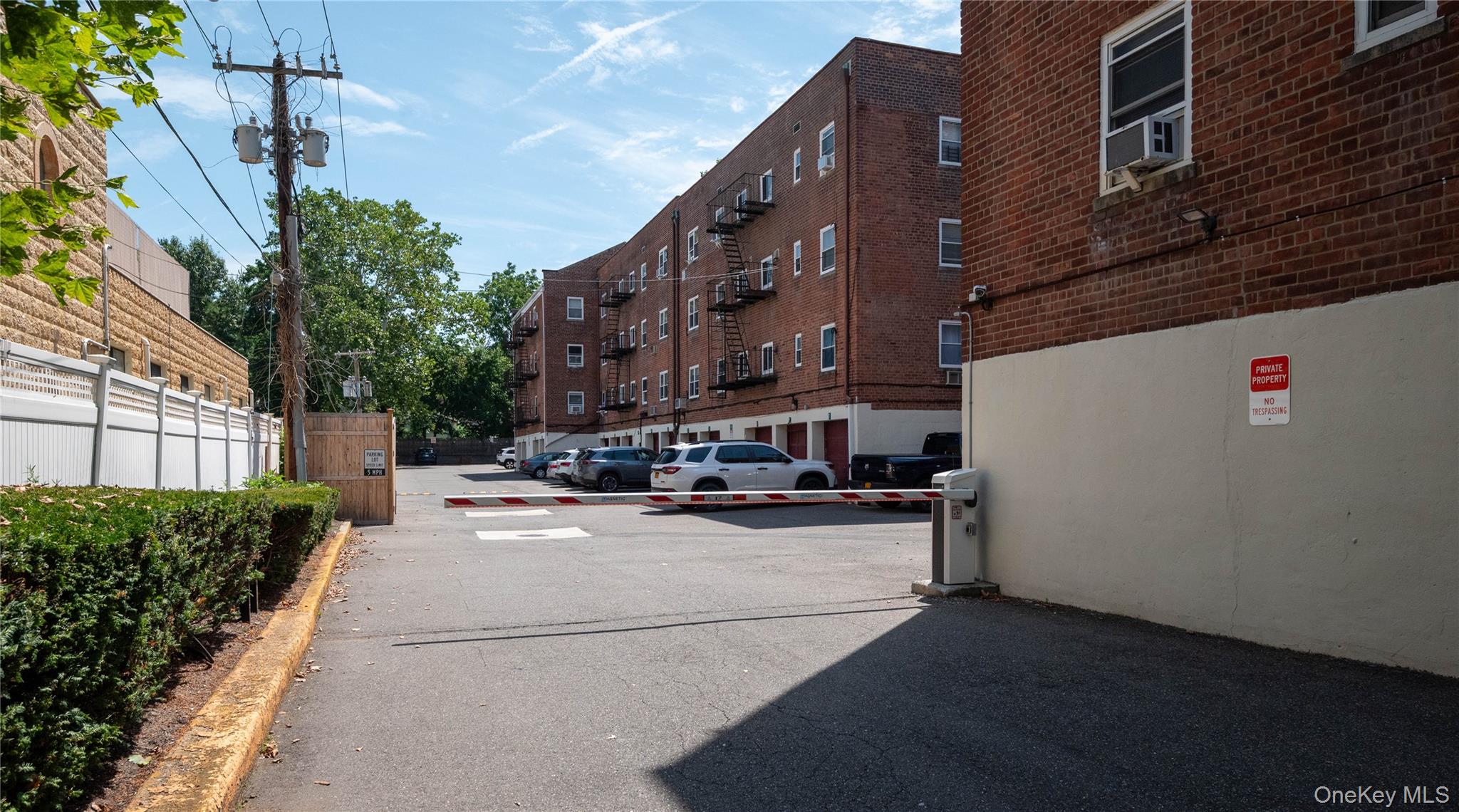221 Middle Neck Road, Unit G5 photo 28