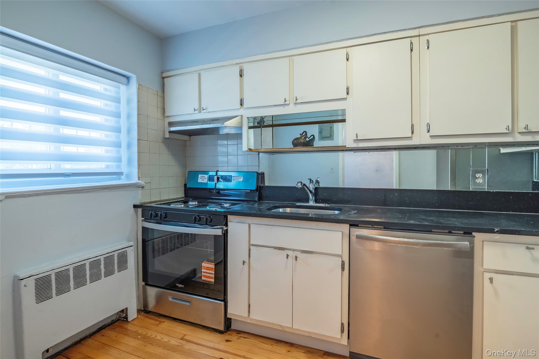 221 Middle Neck Road, Unit G5 photo 19