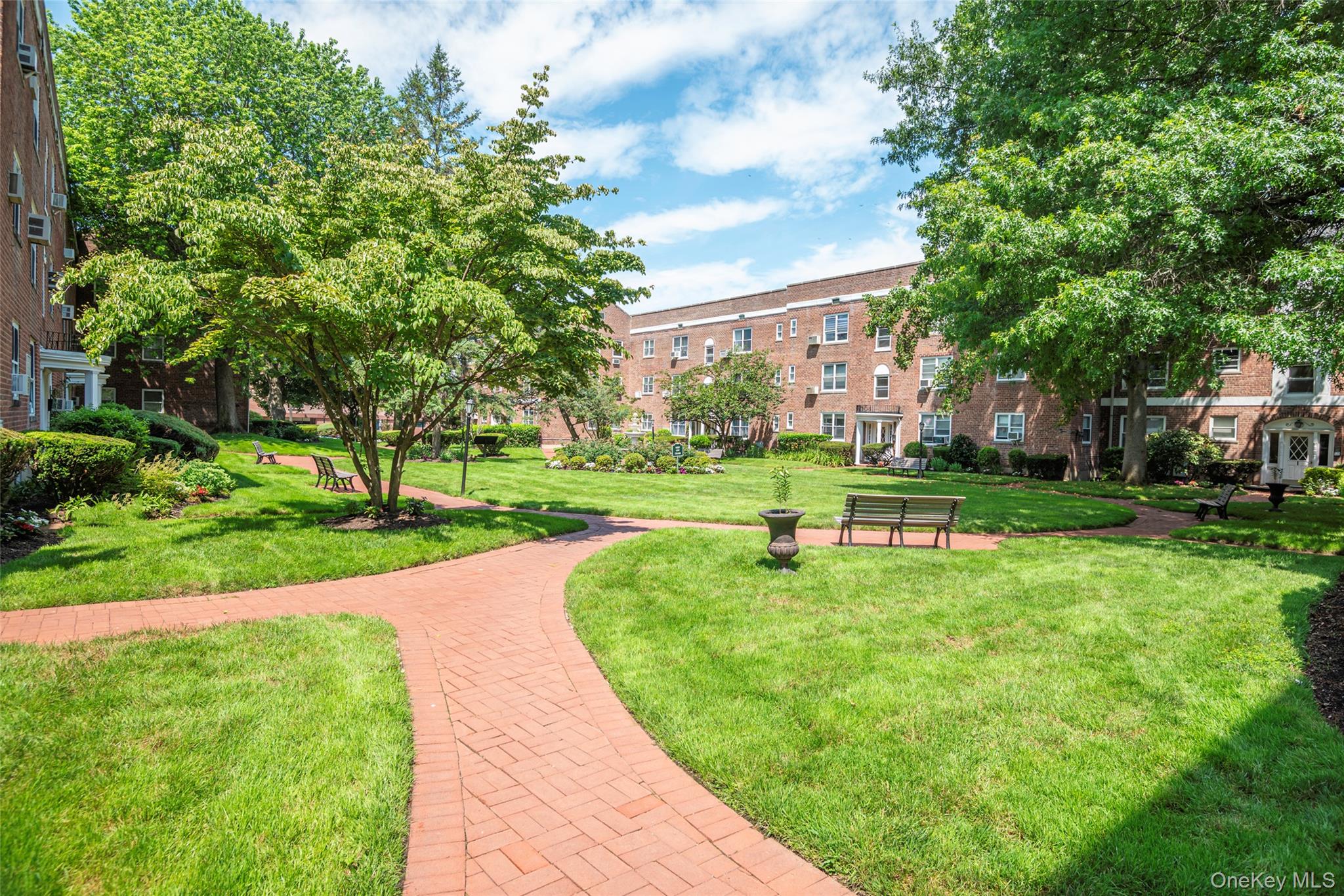 221 Middle Neck Road, Unit G5 photo 30