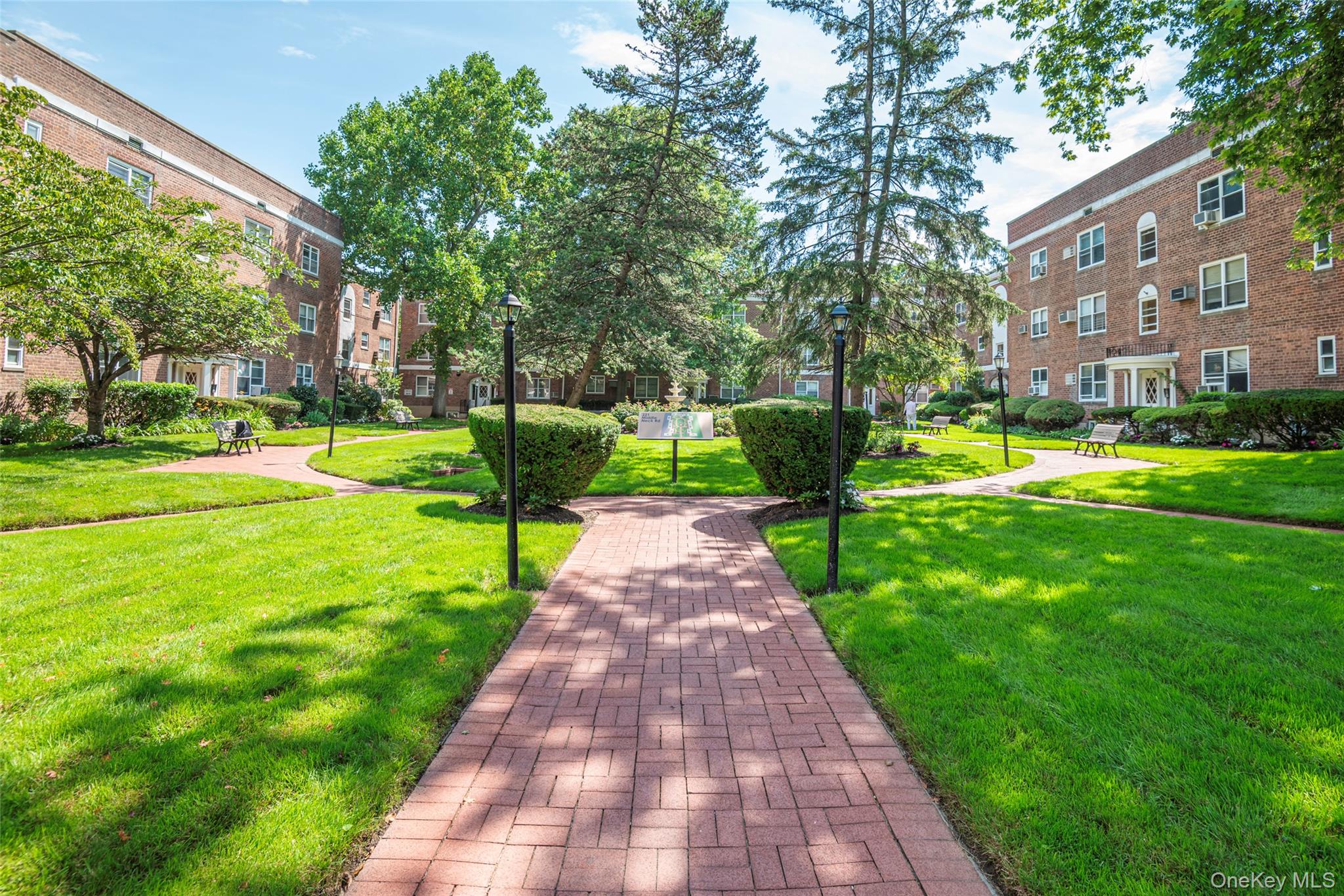 221 Middle Neck Road, Unit G5 photo 29