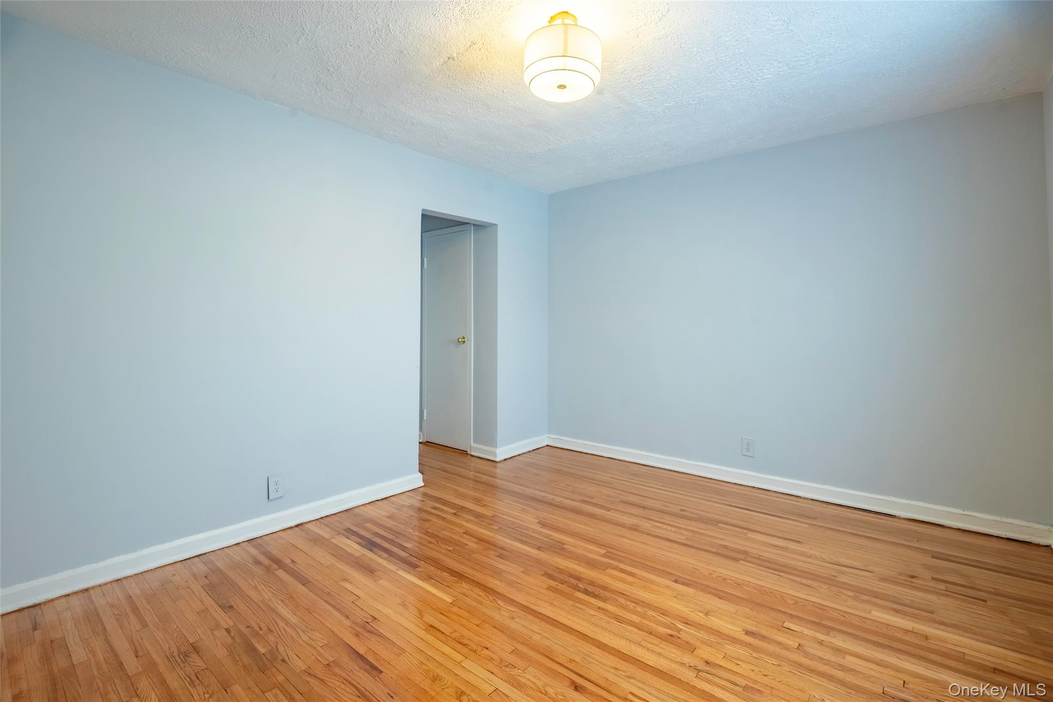 221 Middle Neck Road, Unit G5 photo 9