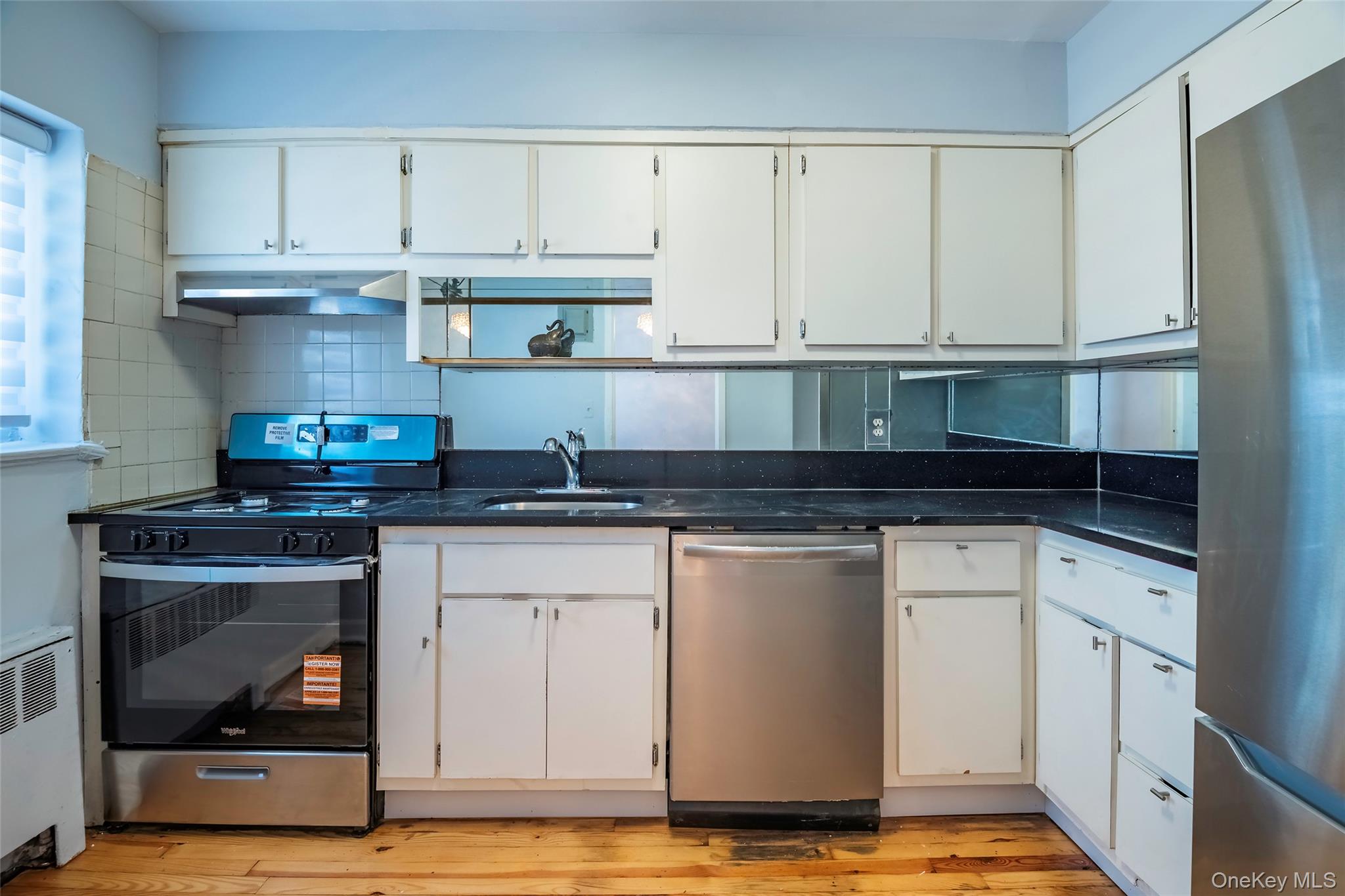 221 Middle Neck Road, Unit G5 photo 15