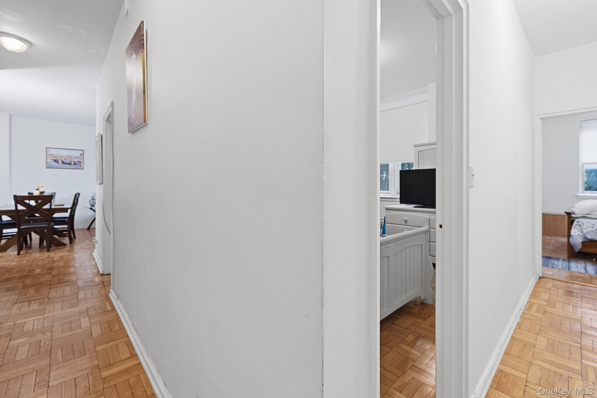 55 Knolls Crescent, Unit 1B photo 8