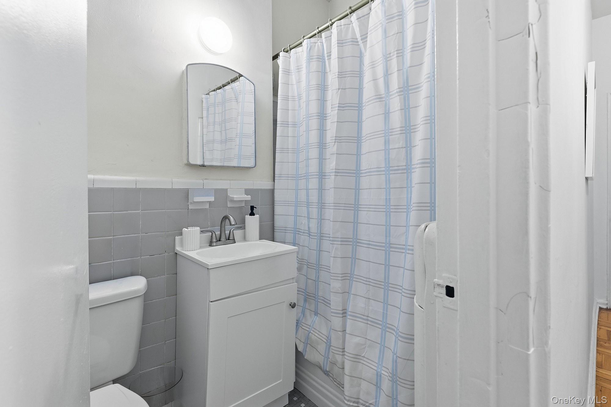 55 Knolls Crescent, Unit 1B photo 16