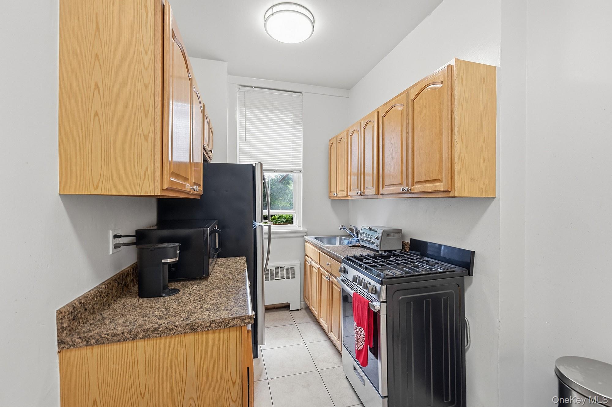 55 Knolls Crescent, Unit 1B photo 9