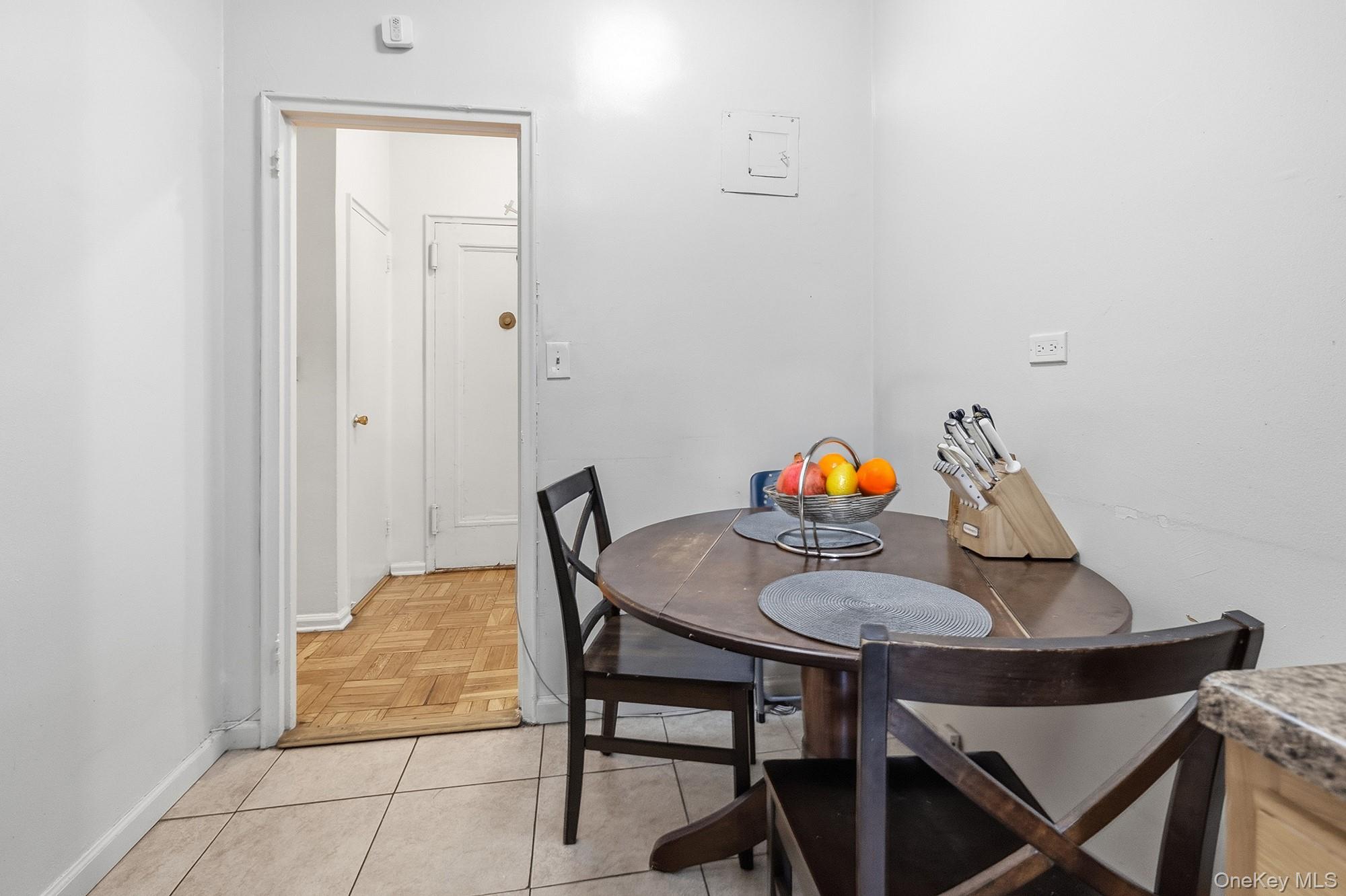 55 Knolls Crescent, Unit 1B photo 11