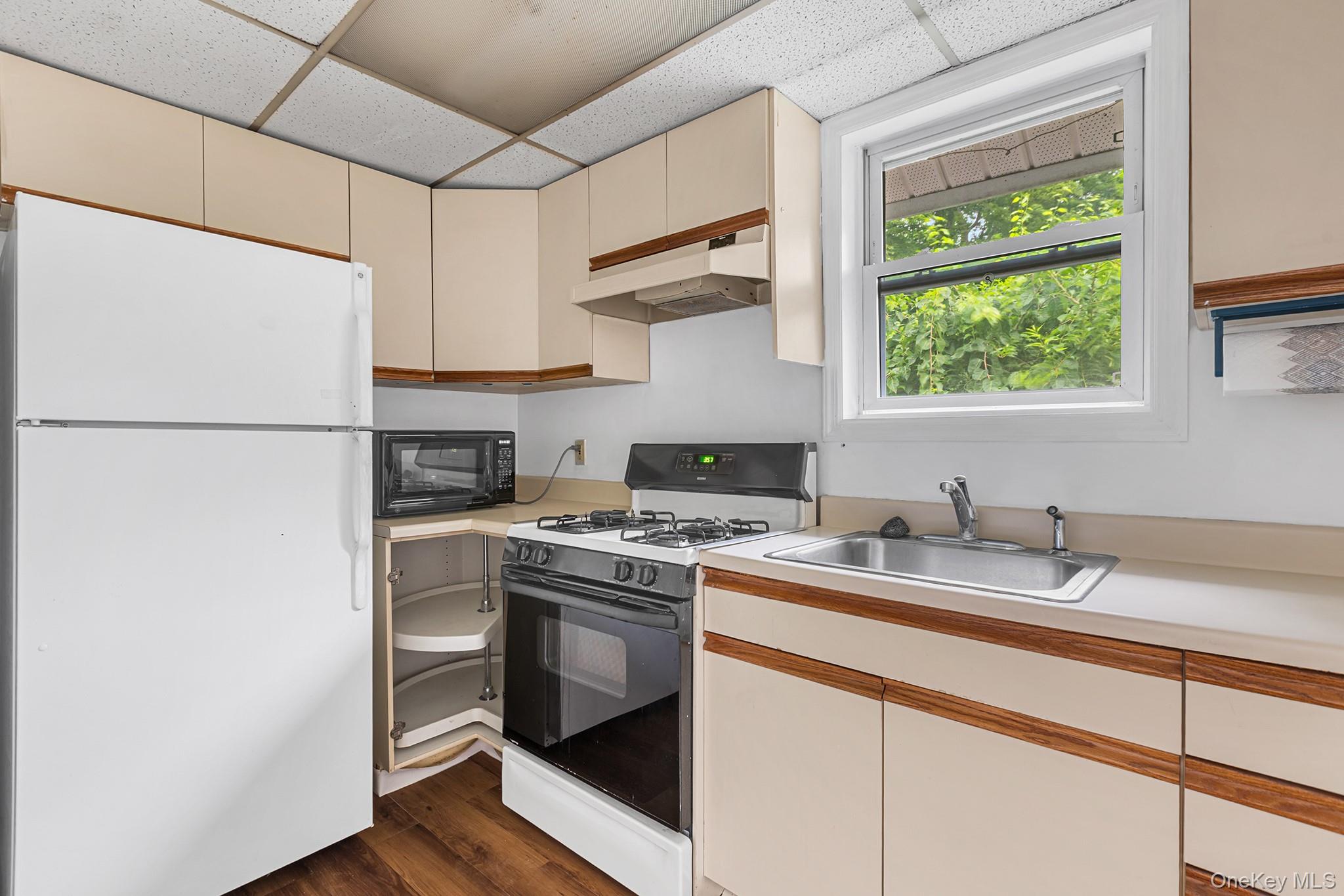 43 W Croton Drive – For Sale photo 9