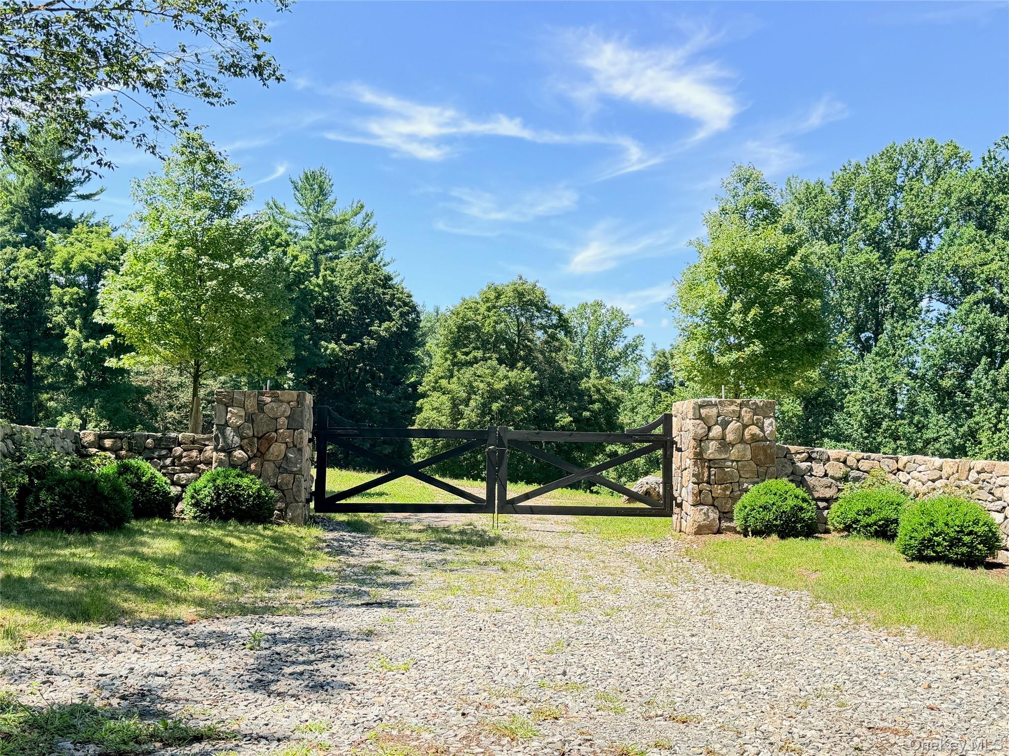725 Croton Lake Road – For Sale photo 2