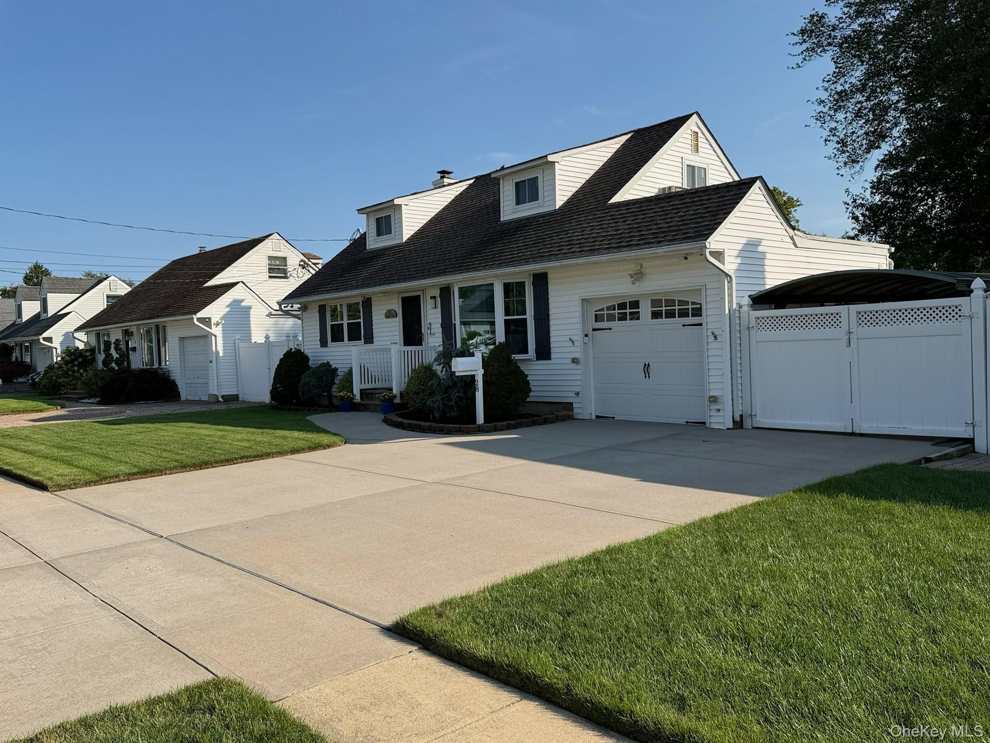 28 Central Avenue – For Sale photo 2