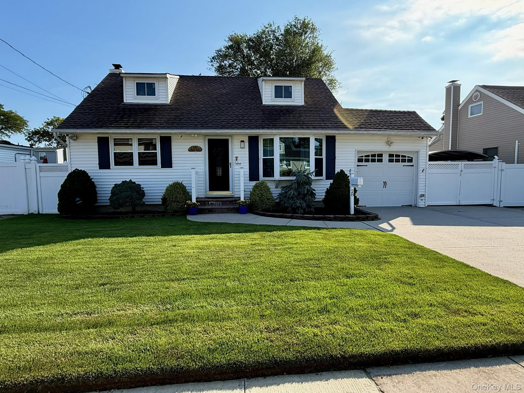28 Central Avenue – For Sale