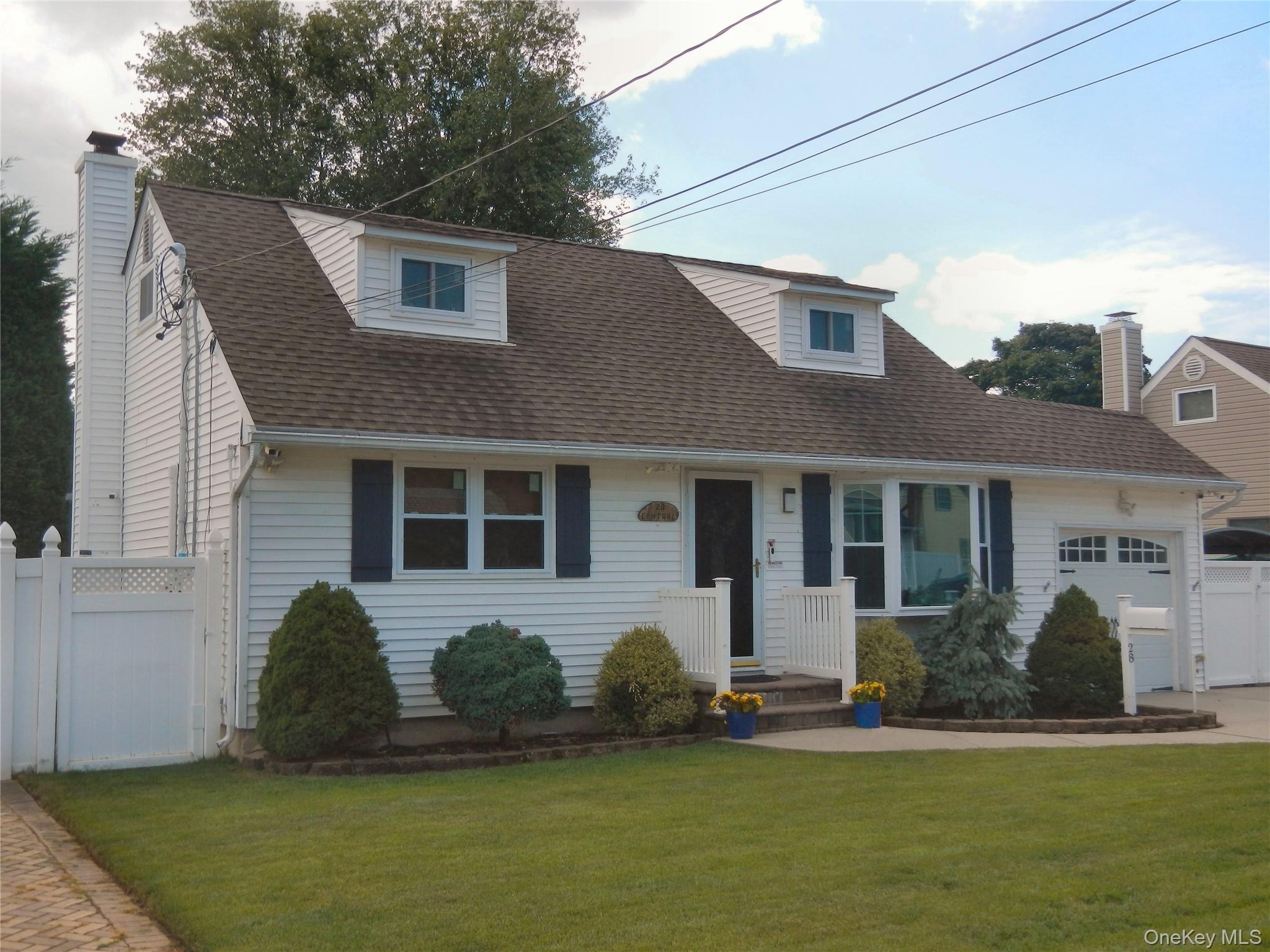 28 Central Avenue – For Sale photo 3