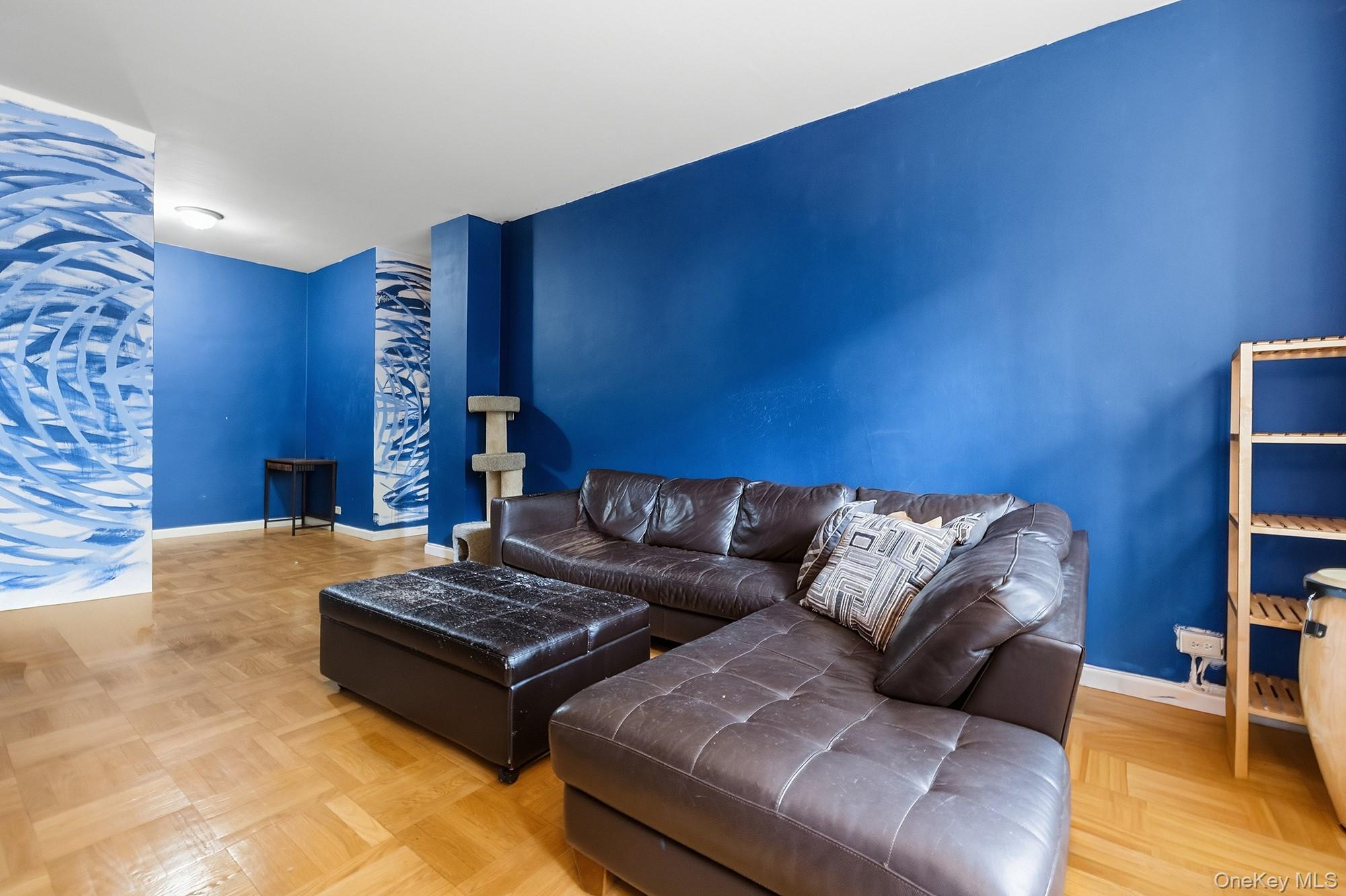 55 Knolls Crescent, Unit 1C photo 4