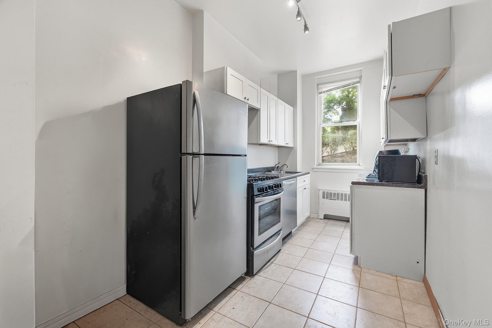 55 Knolls Crescent, Unit 1C photo 6