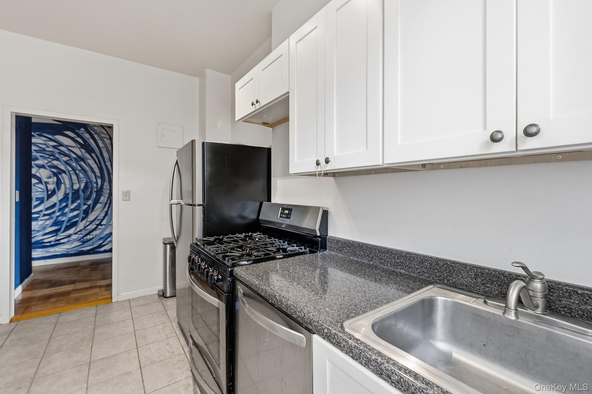 55 Knolls Crescent, Unit 1C photo 7