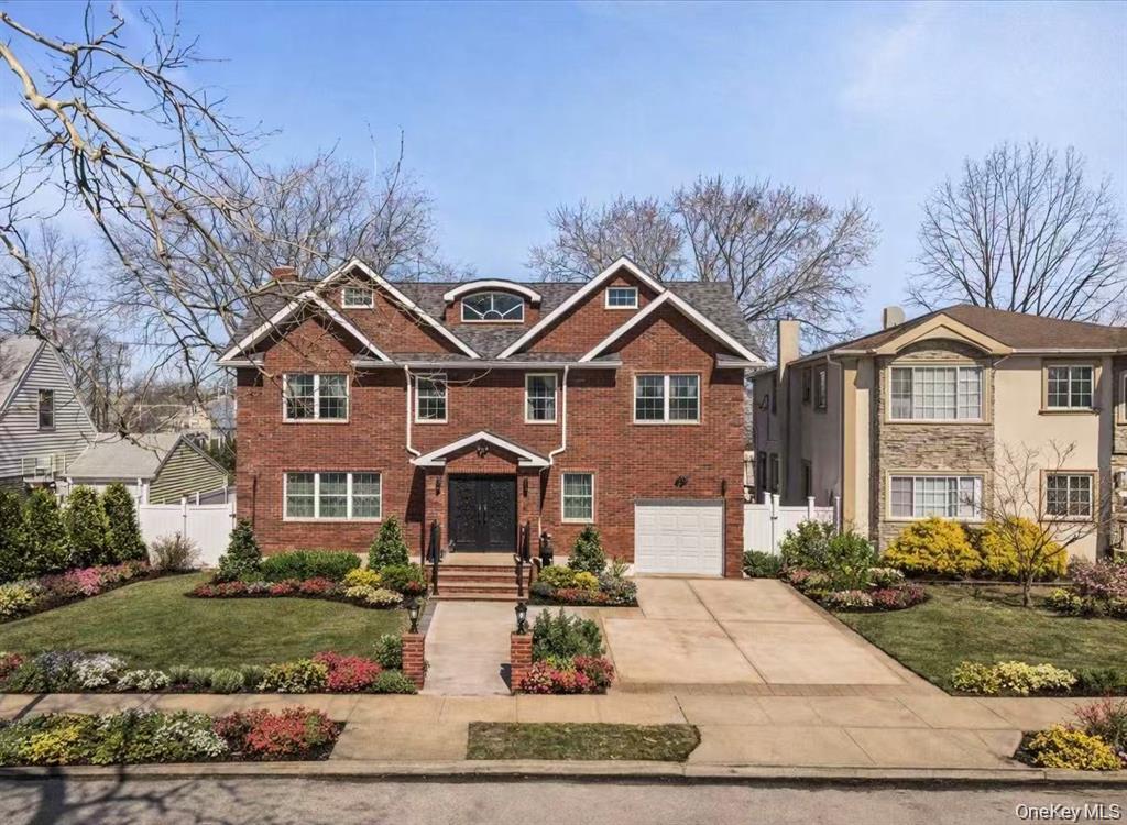 642 Lenore Lane – For Sale
