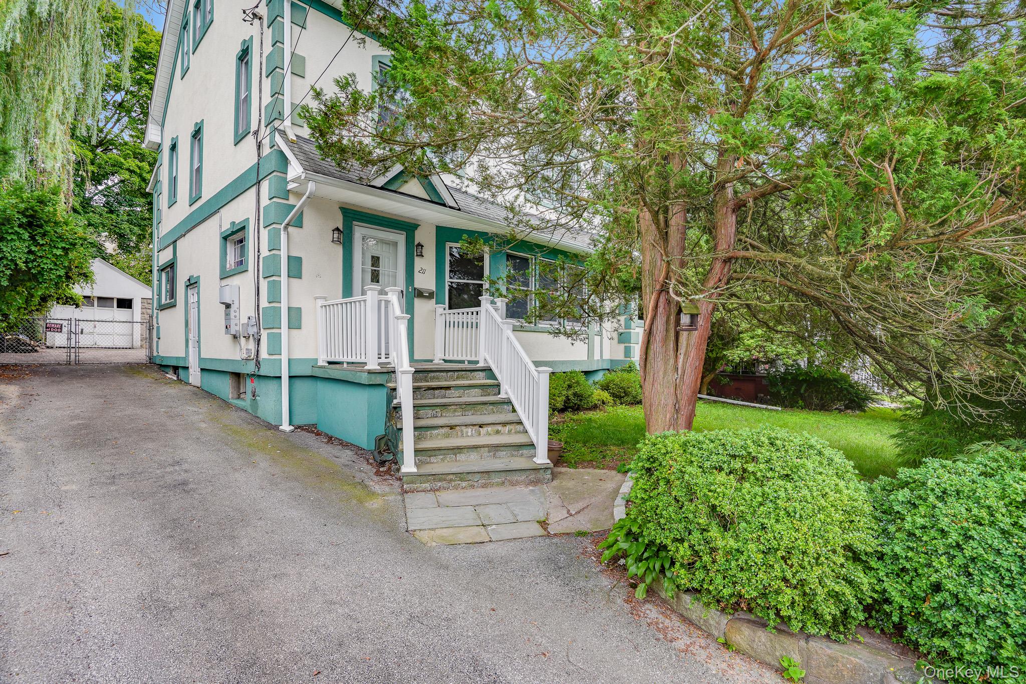 211 Pomeroy Street – For Sale photo 2