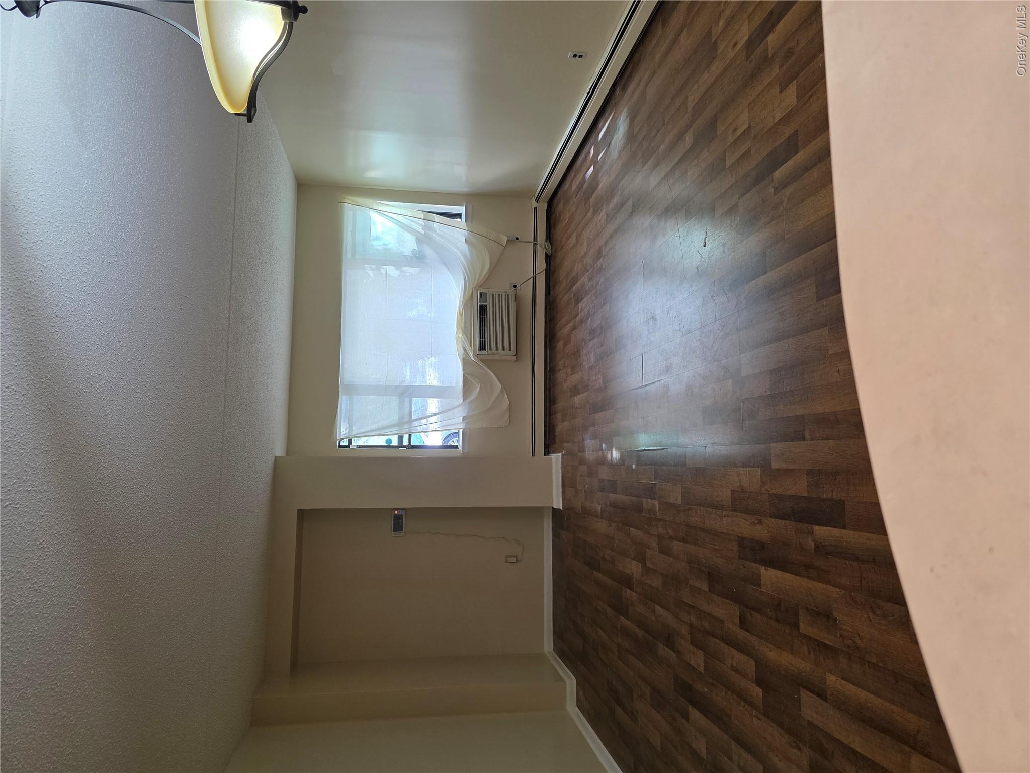 71-09 Park Avenue – For Rent photo 9