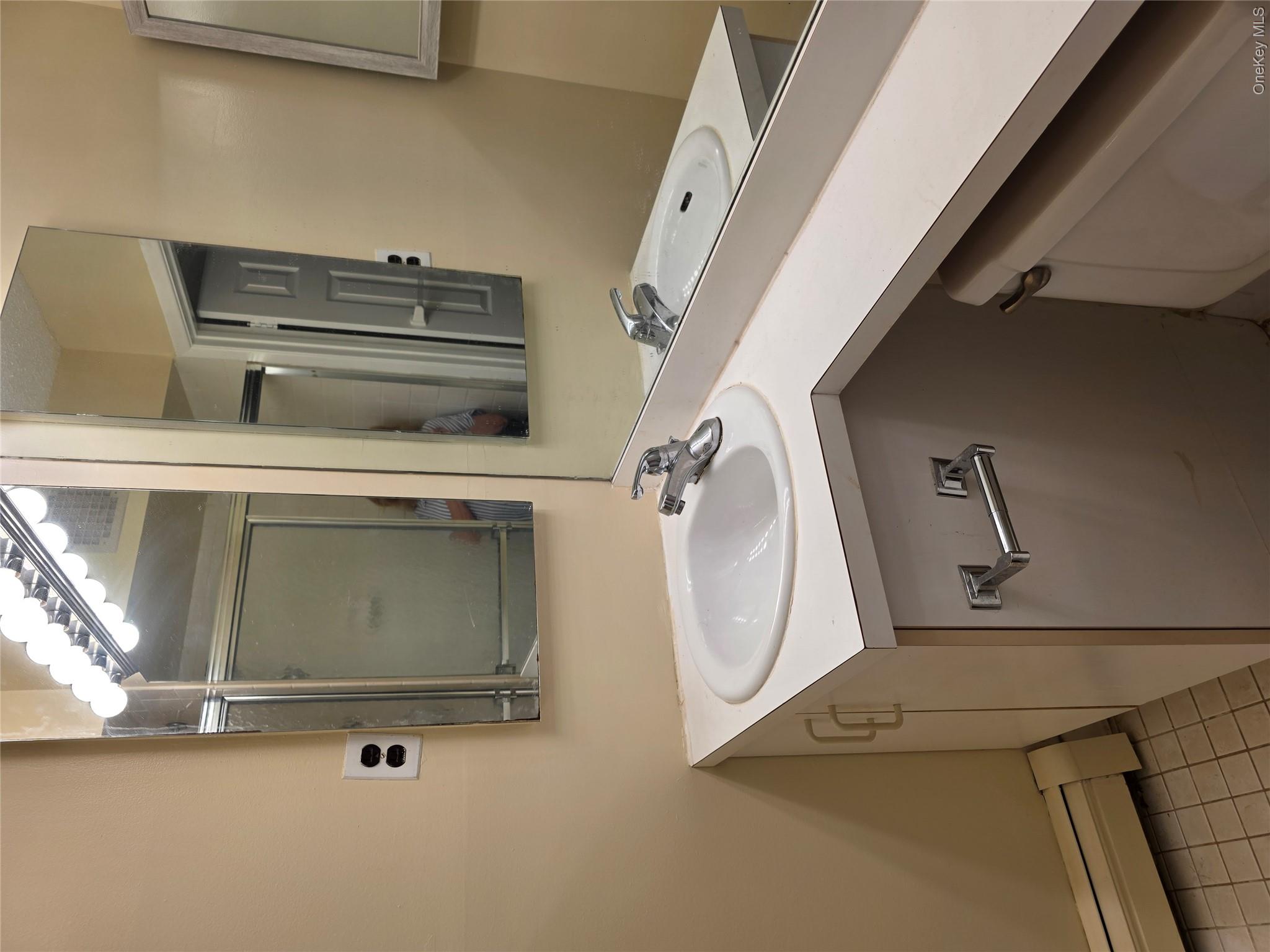 71-09 Park Avenue – For Rent photo 8