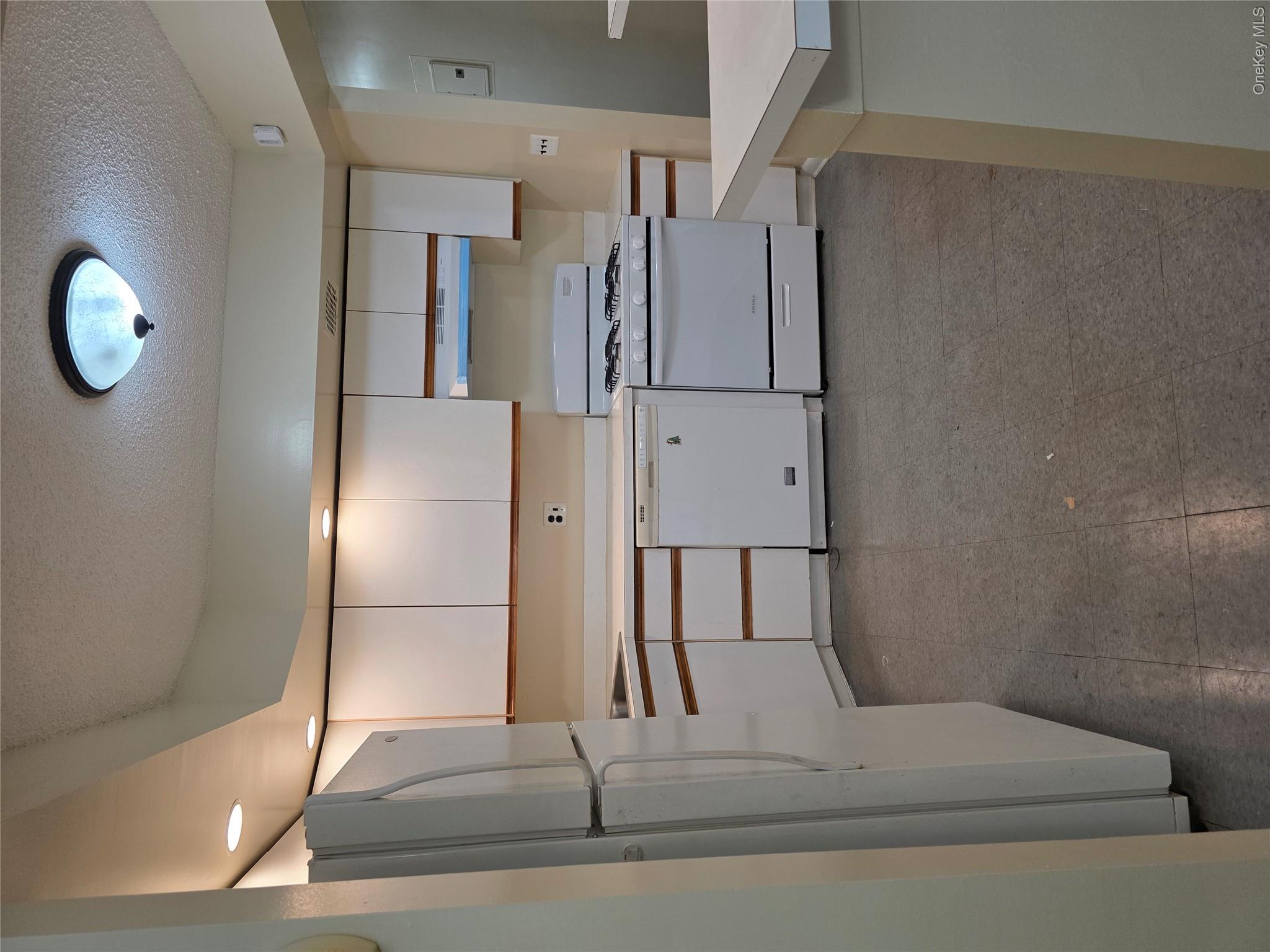 71-09 Park Avenue – For Rent photo 2