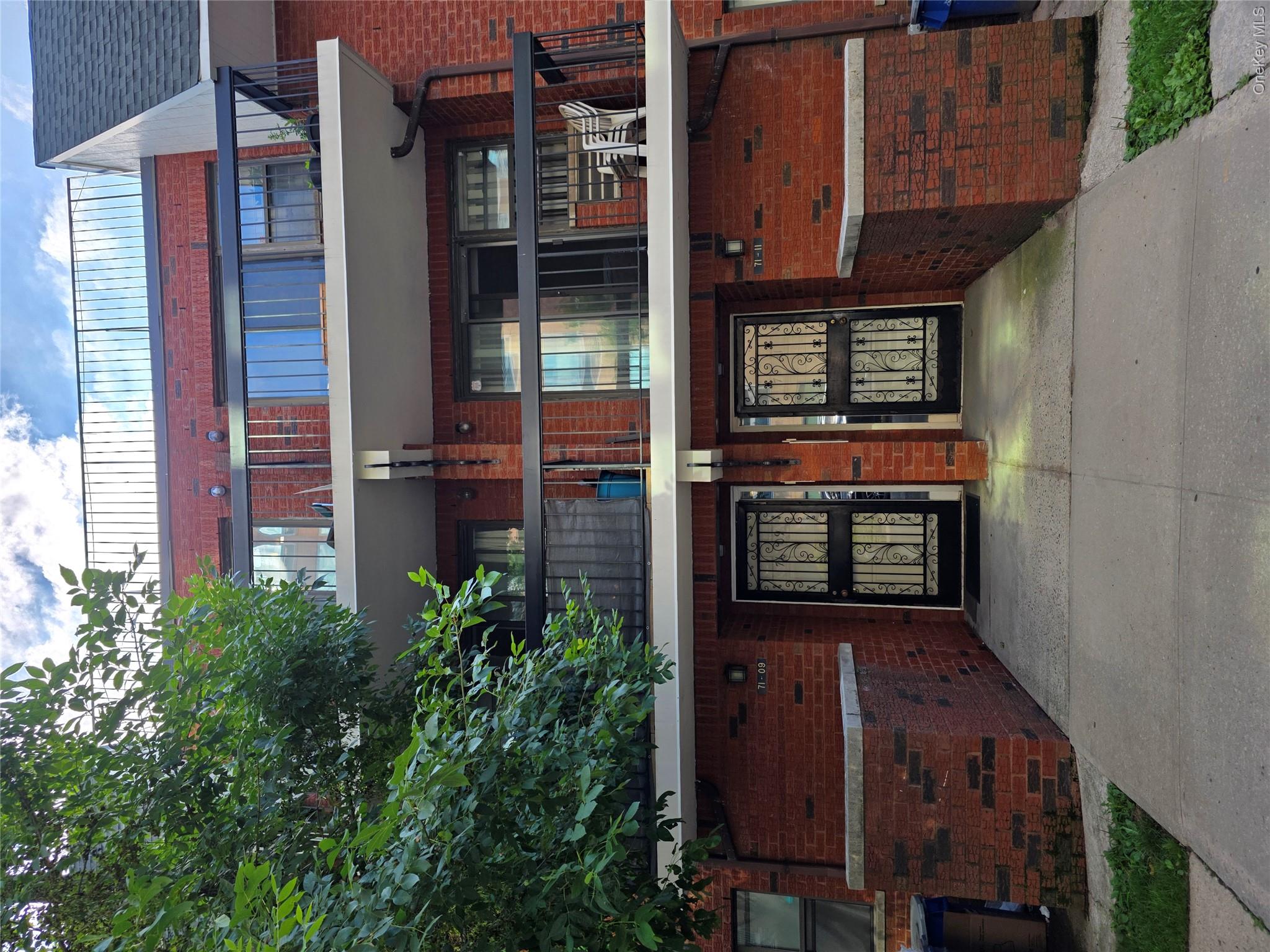 71-09 Park Avenue – For Rent